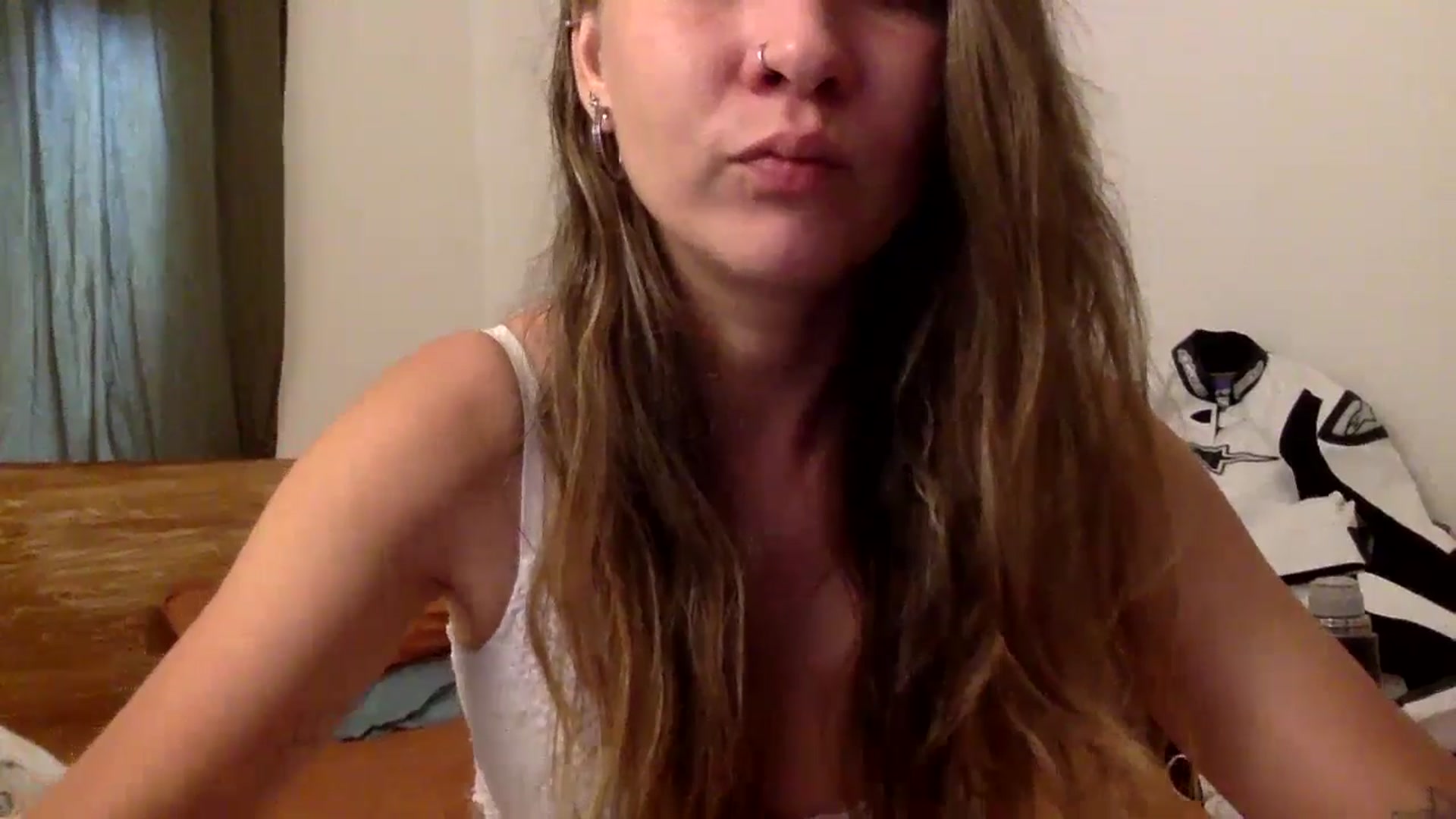 Gallery image thumbnail from Qi_ra's myfreecams stream on, 05/27/2024, 02:00 image 10 of 20