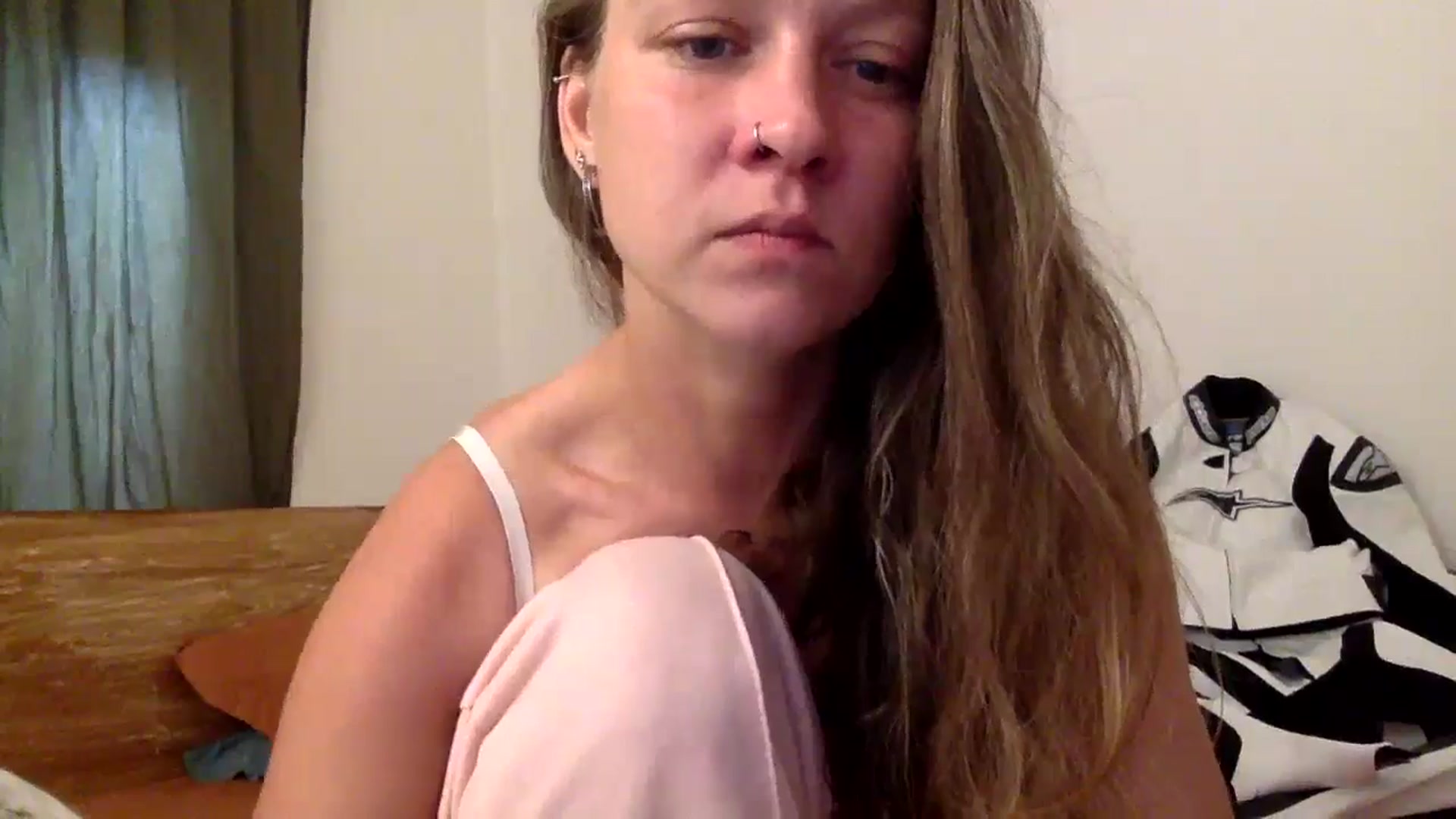 Gallery image thumbnail from Qi_ra's myfreecams stream on, 05/27/2024, 02:00 image 3 of 20