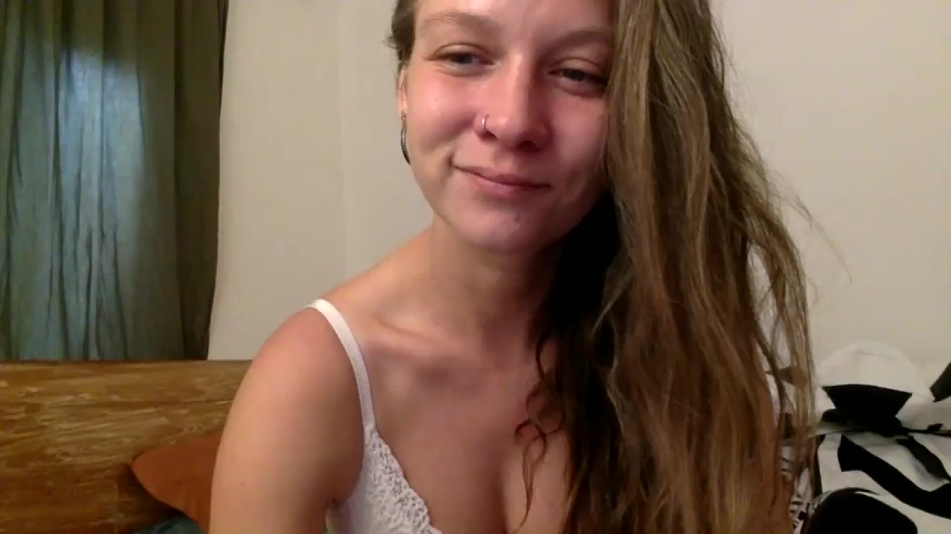 Gallery image thumbnail from Qi_ra's myfreecams stream on, 05/27/2024, 02:00 image 1 of 20
