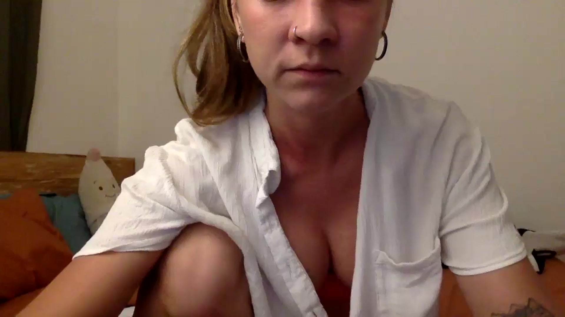 Gallery image thumbnail from Qi_ra's myfreecams stream on, 06/23/2024, 09:19 image 14 of 20