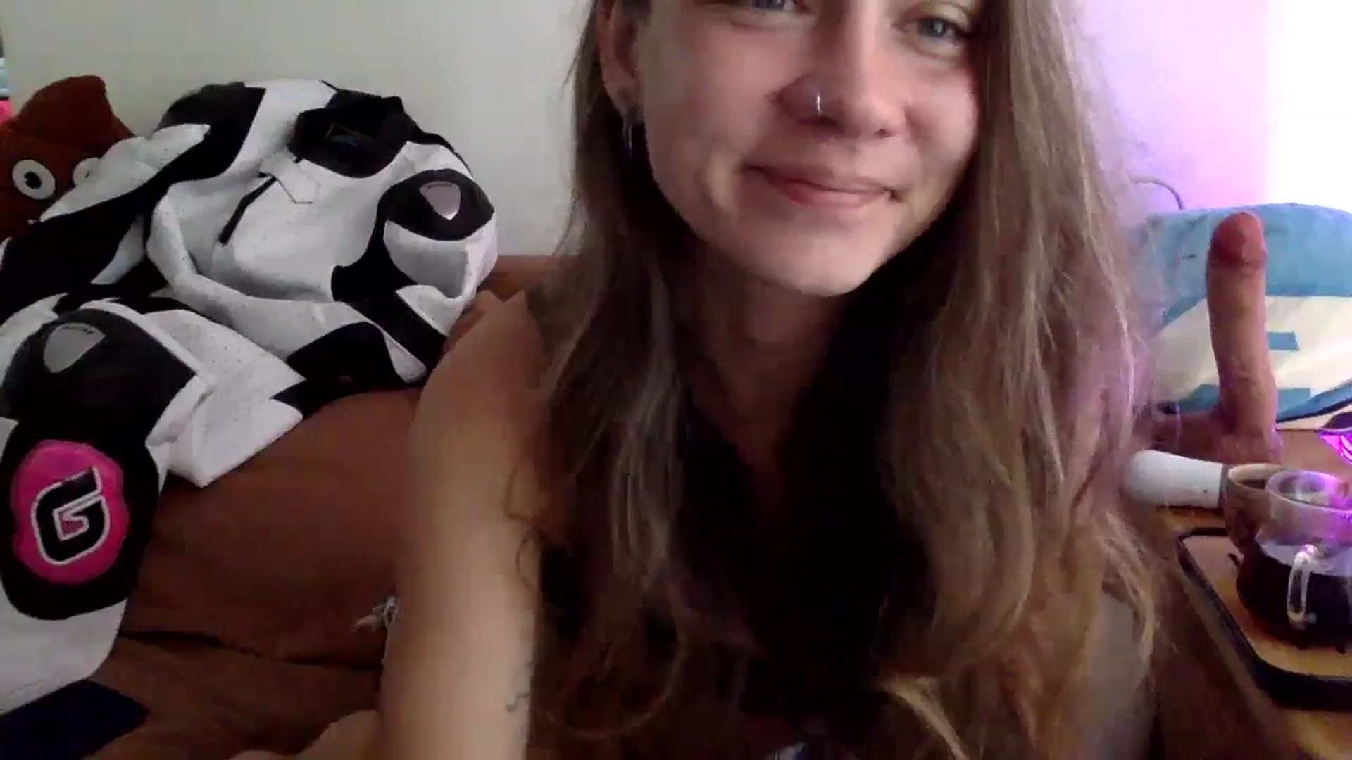 Gallery image thumbnail from Qi_ra's myfreecams stream on, 07/23/2024, 24:35 image 8 of 20