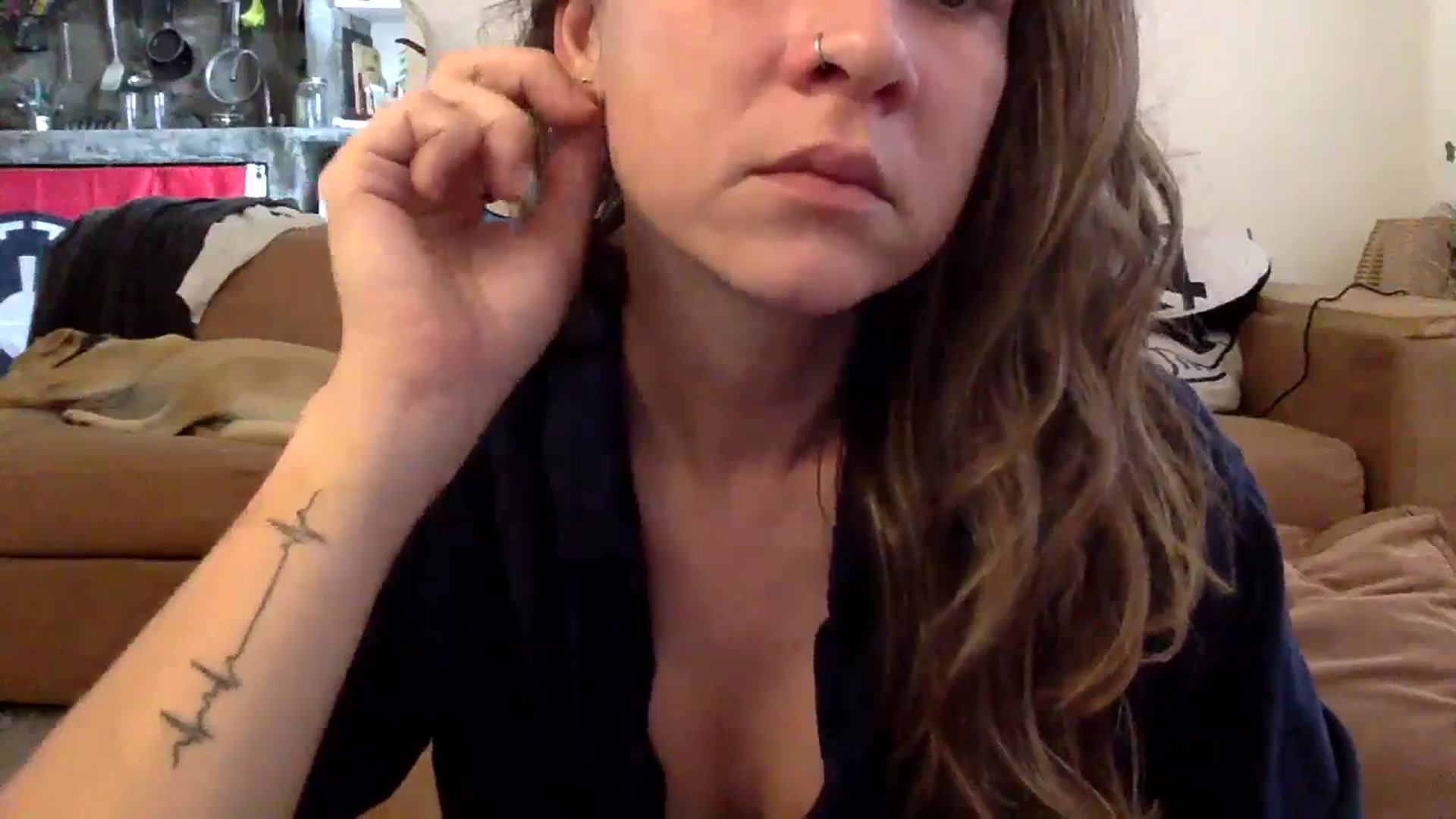 Gallery image thumbnail from Qi_ra's myfreecams stream on, 09/17/2024, 05:34 image 9 of 20