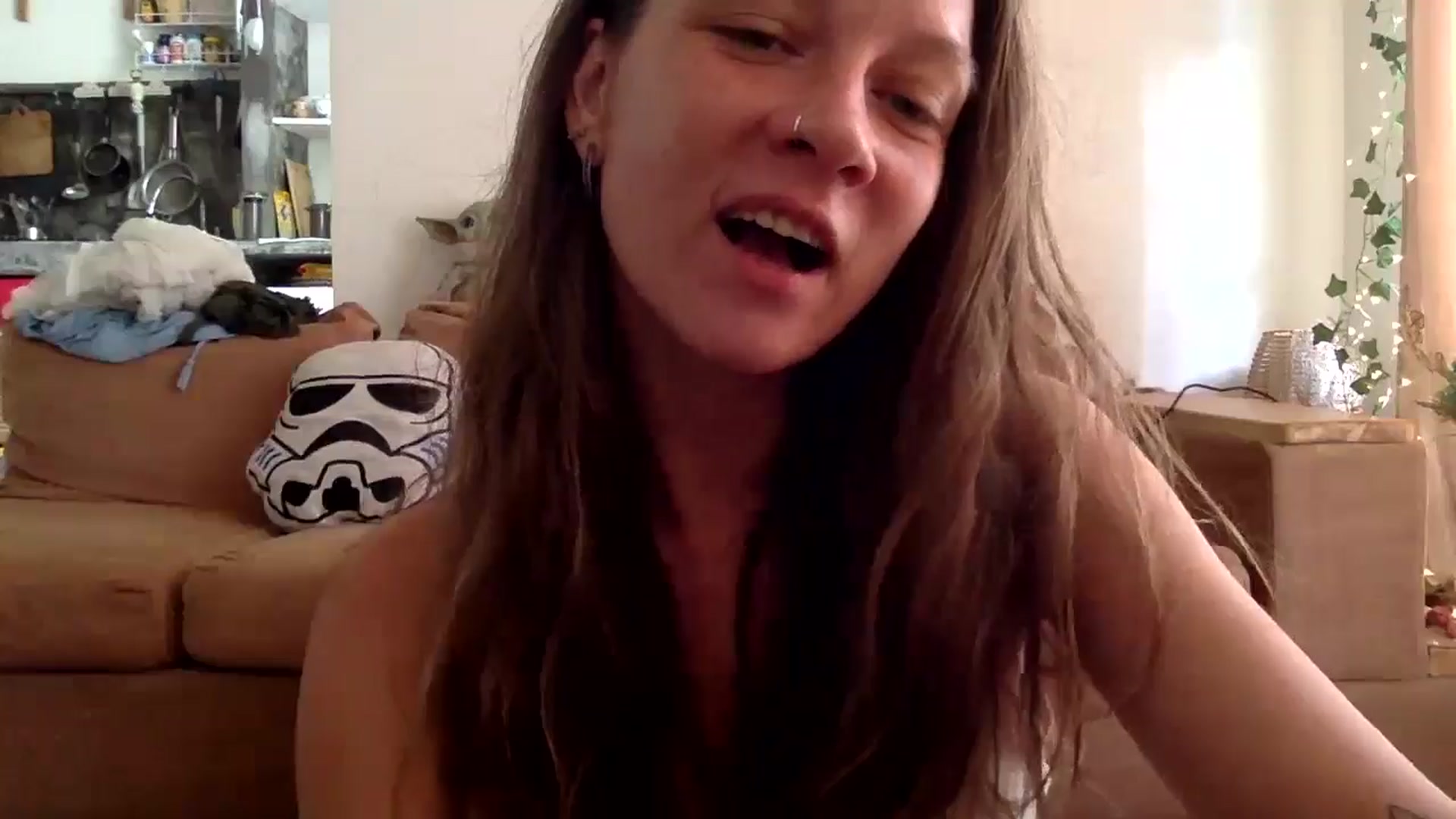 Gallery image thumbnail from Qi_ra's myfreecams stream on, 10/01/2024, 02:40 image 10 of 20