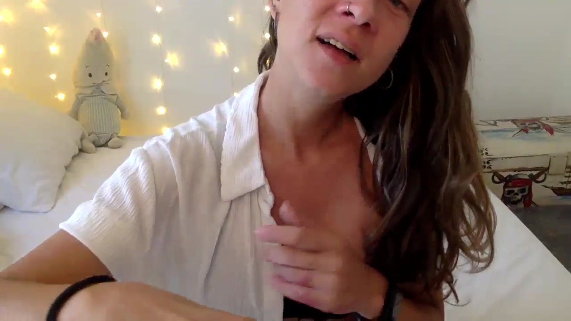 Gallery image thumbnail from Qi_ra's myfreecams stream on, 10/06/2024, 02:49 image 10 of 20