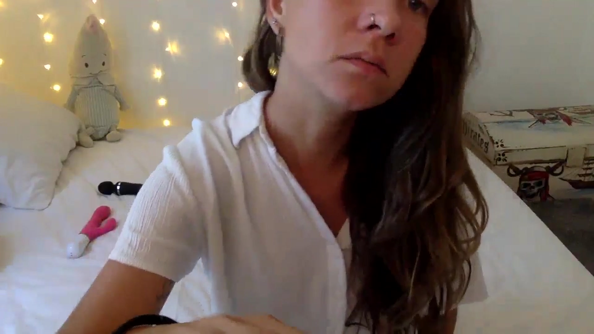 Gallery image thumbnail from Qi_ra's myfreecams stream on, 10/06/2024, 02:49 image 18 of 20