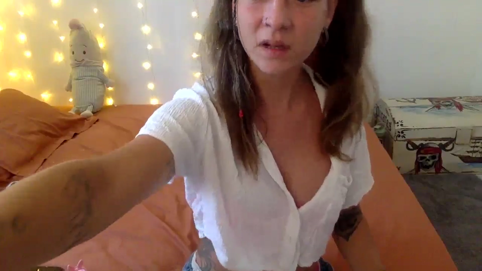 Gallery image thumbnail from Qi_ra's myfreecams stream on, 10/11/2024, 03:01 image 5 of 20