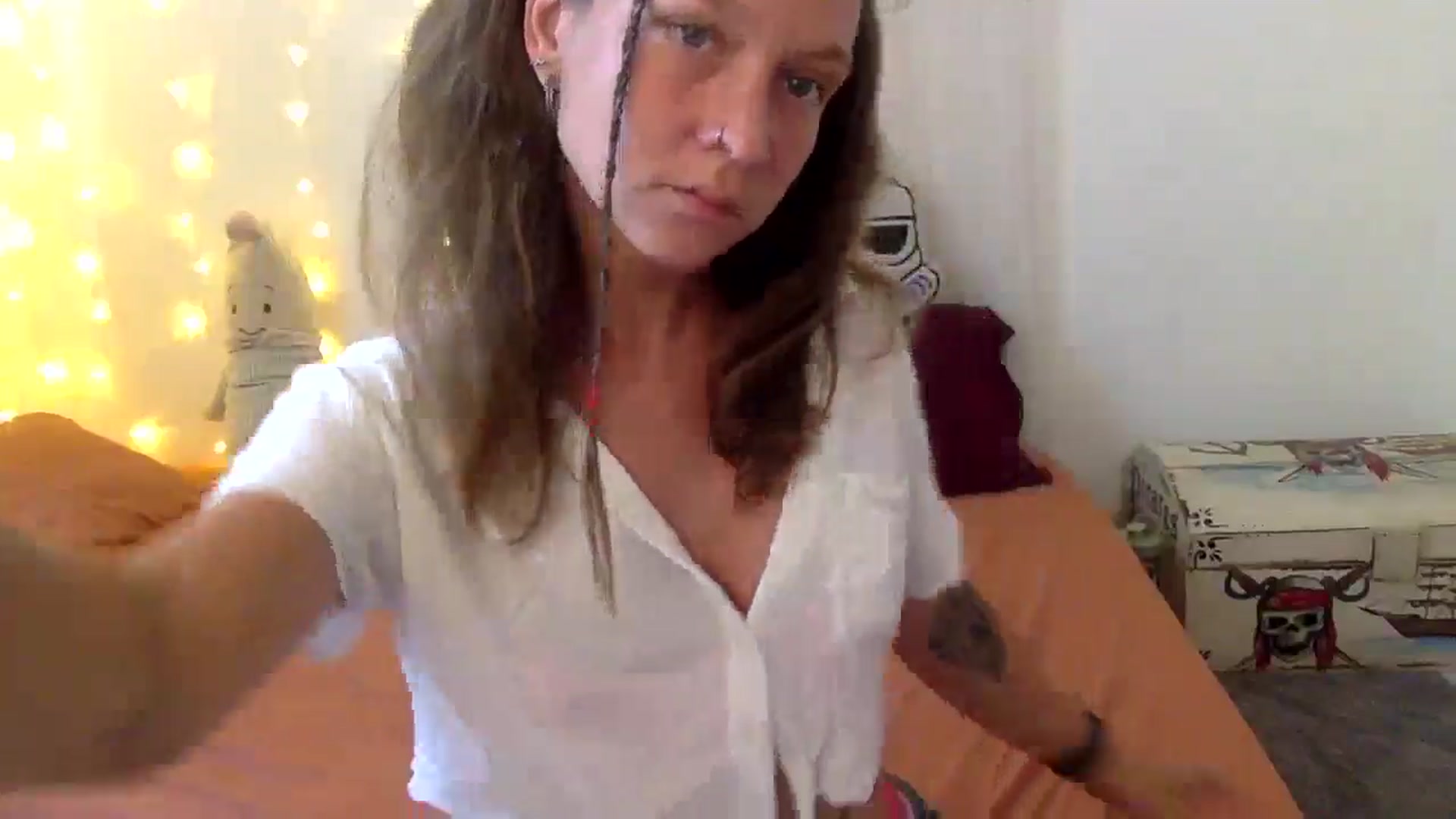 Gallery image thumbnail from Qi_ra's myfreecams stream on, 10/11/2024, 03:01 image 4 of 20
