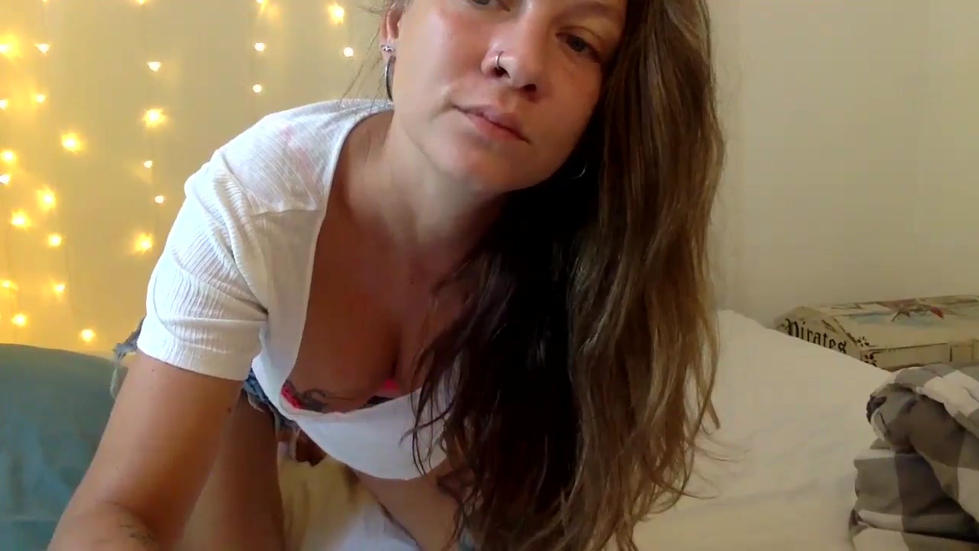 Gallery image thumbnail from Qi_ra's myfreecams stream on, 10/16/2024, 02:26 image 3 of 20