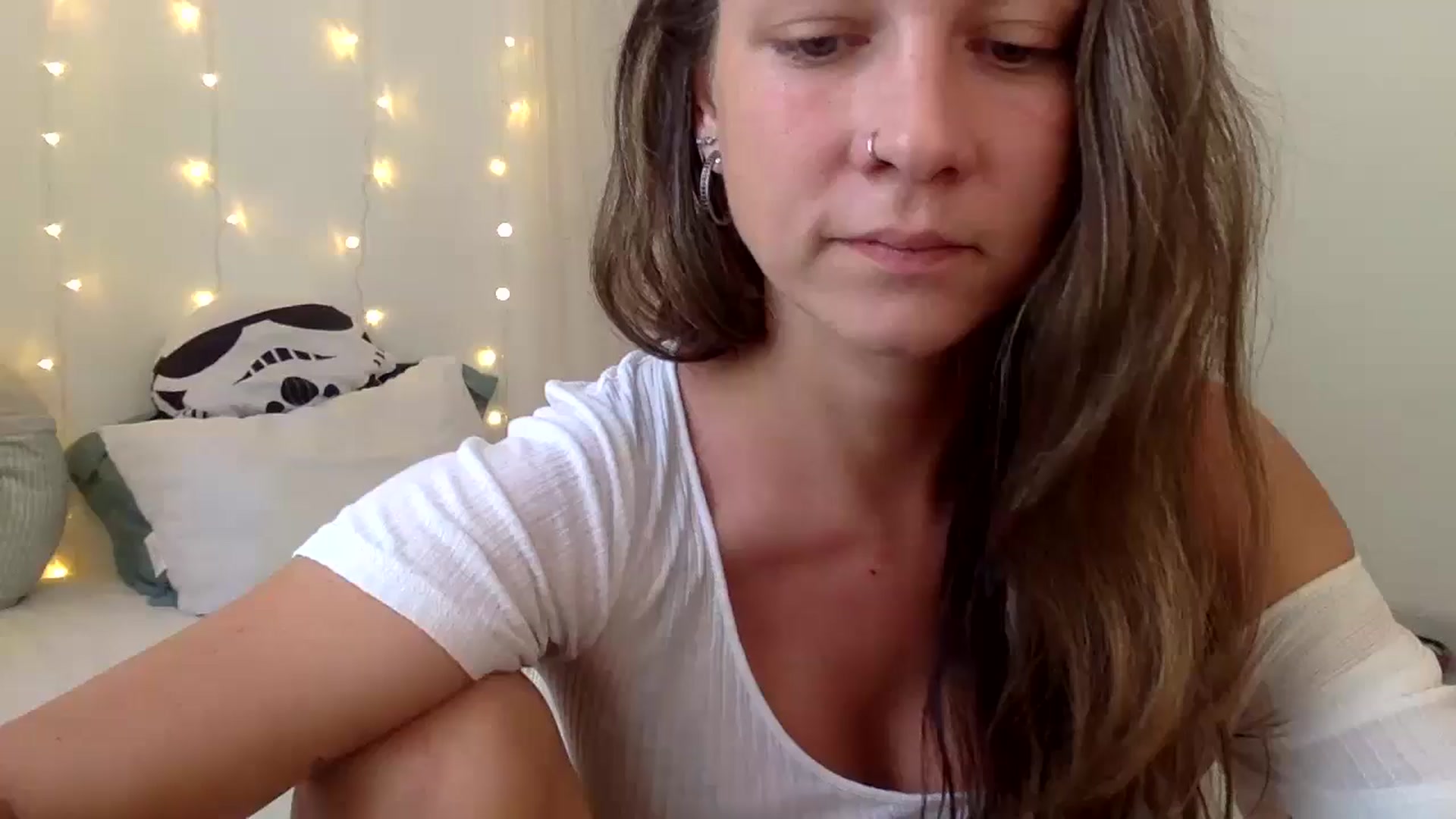 Gallery image thumbnail from Qi_ra's myfreecams stream on, 10/17/2024, 06:47 image 4 of 20