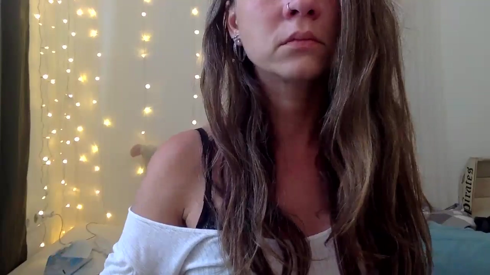 Gallery image thumbnail from Qi_ra's myfreecams stream on, 10/17/2024, 07:38 image 12 of 20