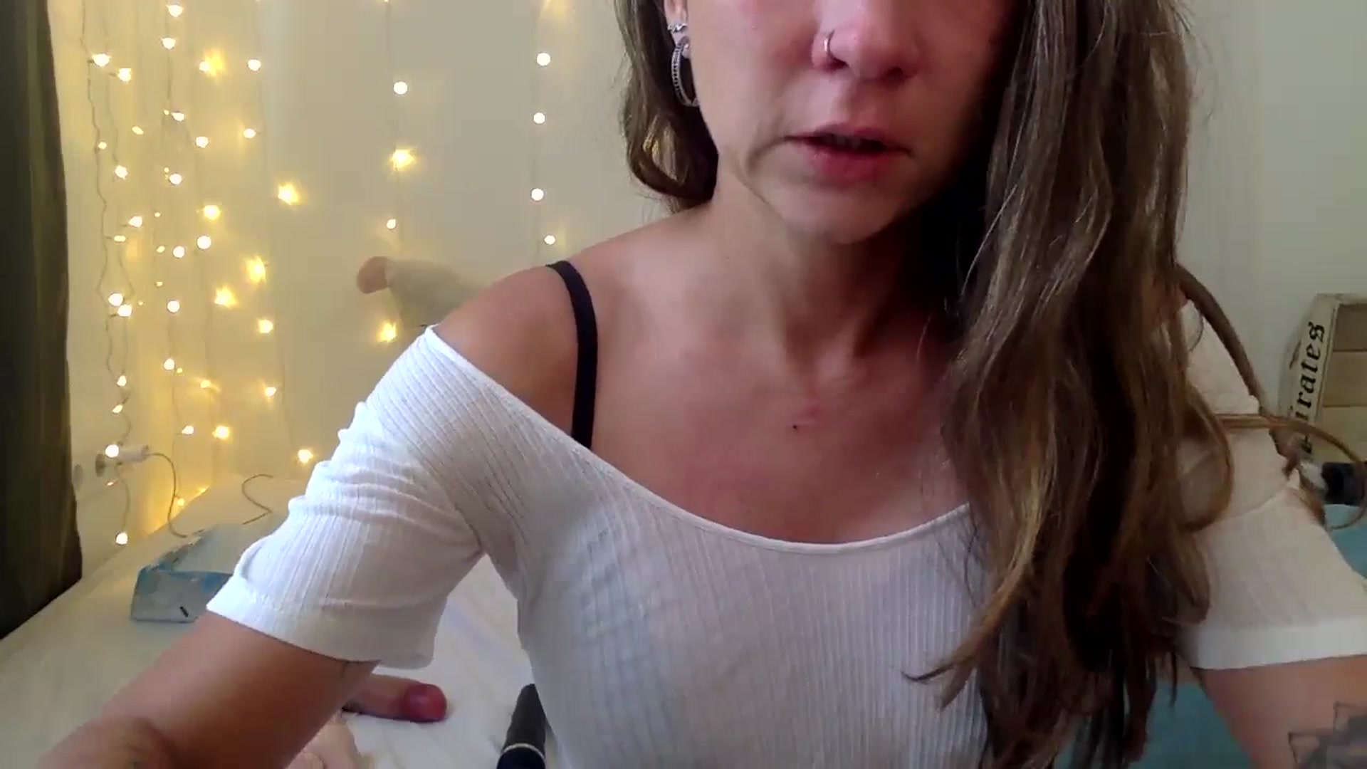Gallery image thumbnail from Qi_ra's myfreecams stream on, 10/17/2024, 07:38 image 15 of 20