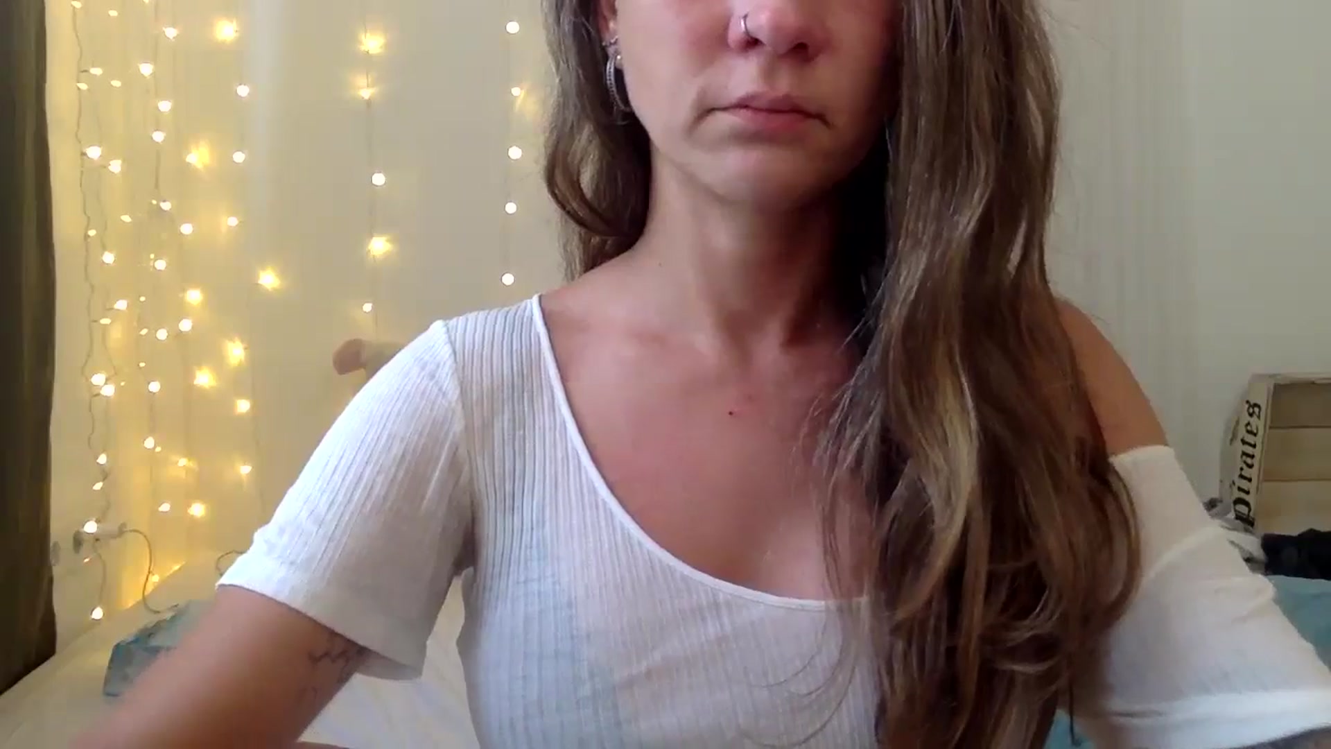 Gallery image thumbnail from Qi_ra's myfreecams stream on, 10/17/2024, 07:38 image 19 of 20