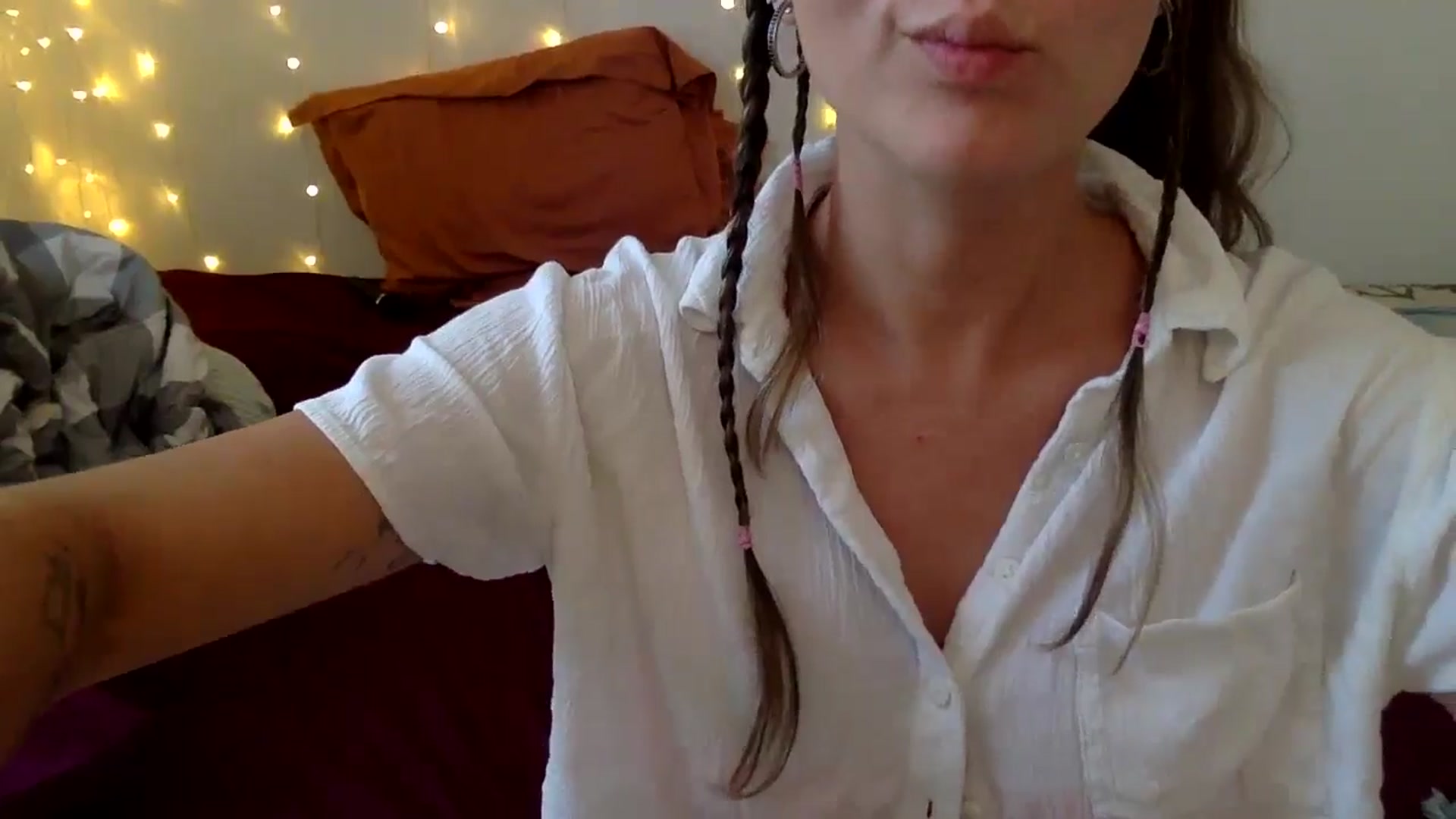Gallery image thumbnail from Qi_ra's myfreecams stream on, 10/22/2024, 07:13 image 10 of 20