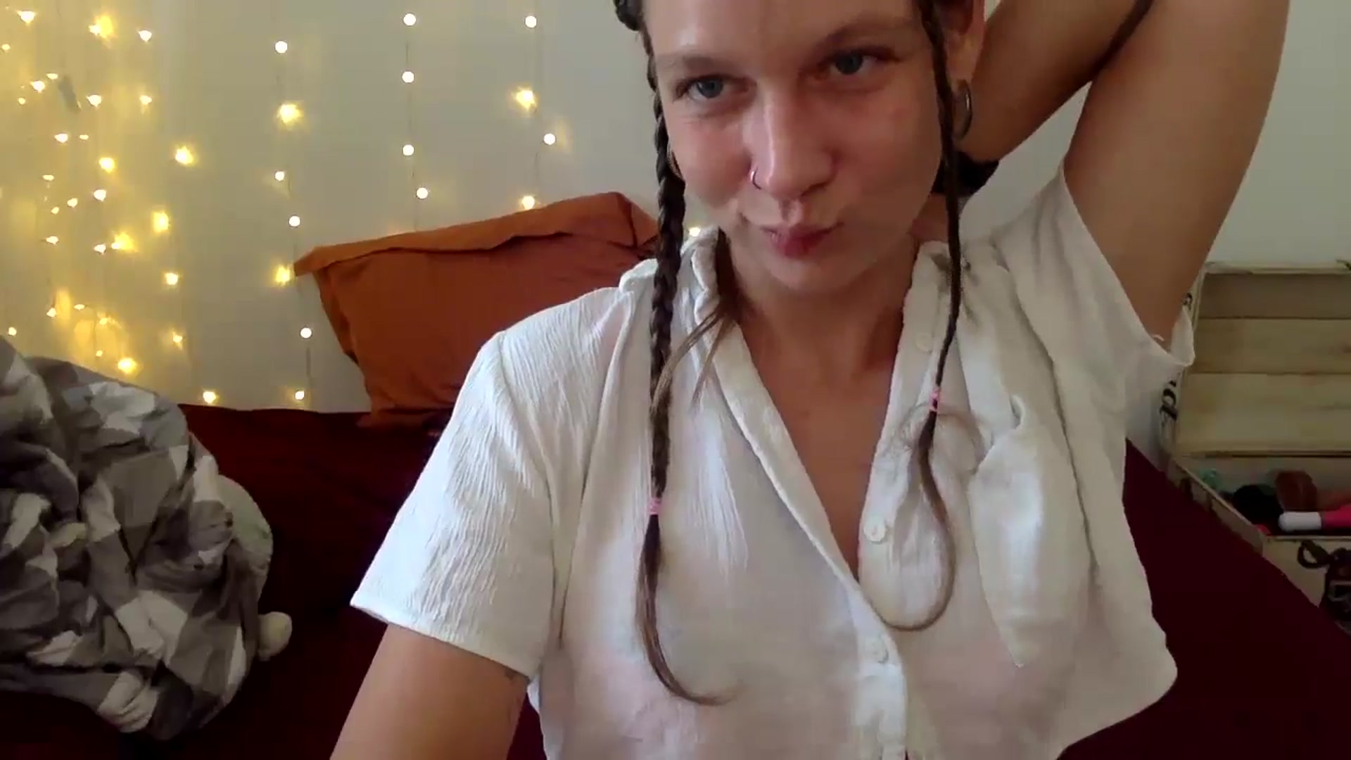 Gallery image thumbnail from Qi_ra's myfreecams stream on, 10/22/2024, 08:21 image 7 of 20