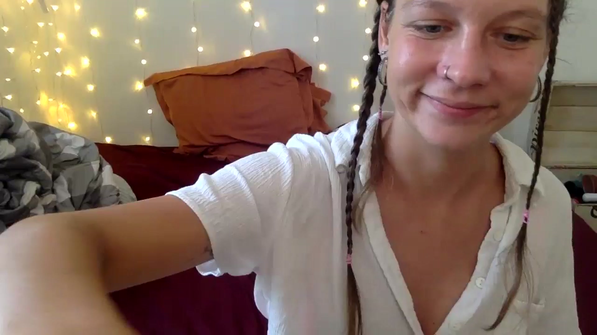 Gallery image thumbnail from Qi_ra's myfreecams stream on, 10/22/2024, 08:21 image 15 of 20