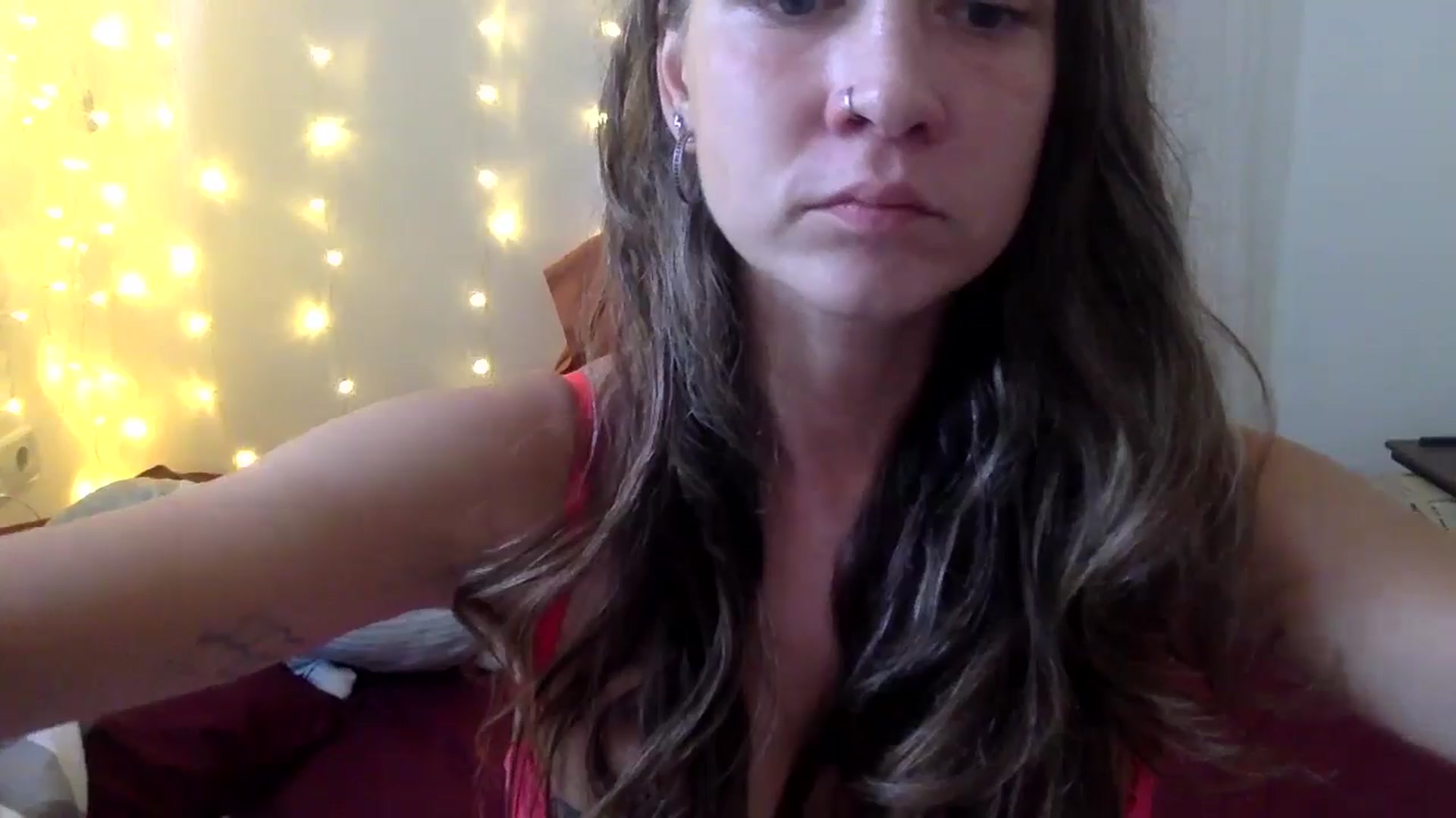 Gallery image thumbnail from Qi_ra's myfreecams stream on, 10/25/2024, 08:30 image 16 of 20
