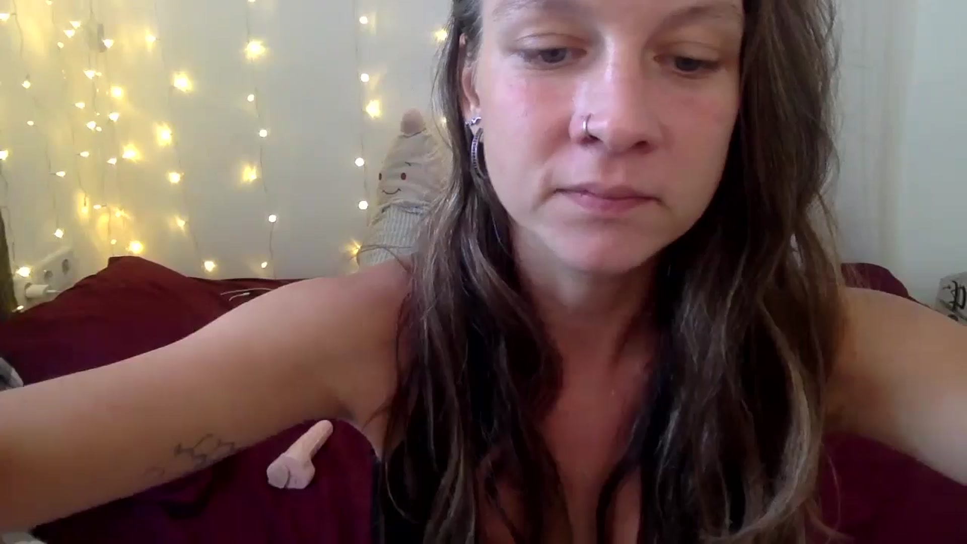 Gallery image thumbnail from Qi_ra's myfreecams stream on, 10/26/2024, 07:57 image 6 of 20