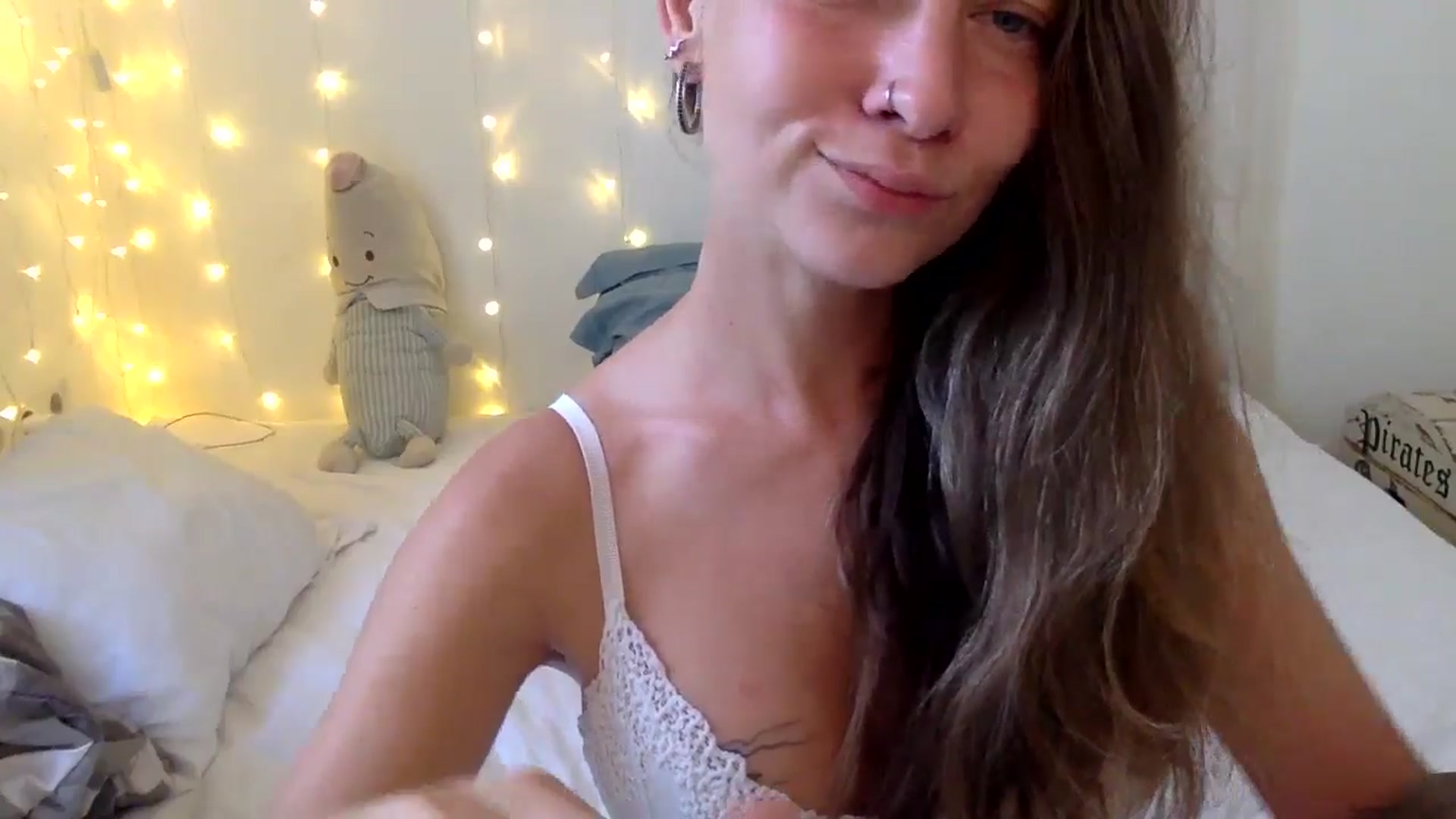 Gallery image thumbnail from Qi_ra's myfreecams stream on, 10/29/2024, 01:42 image 13 of 20