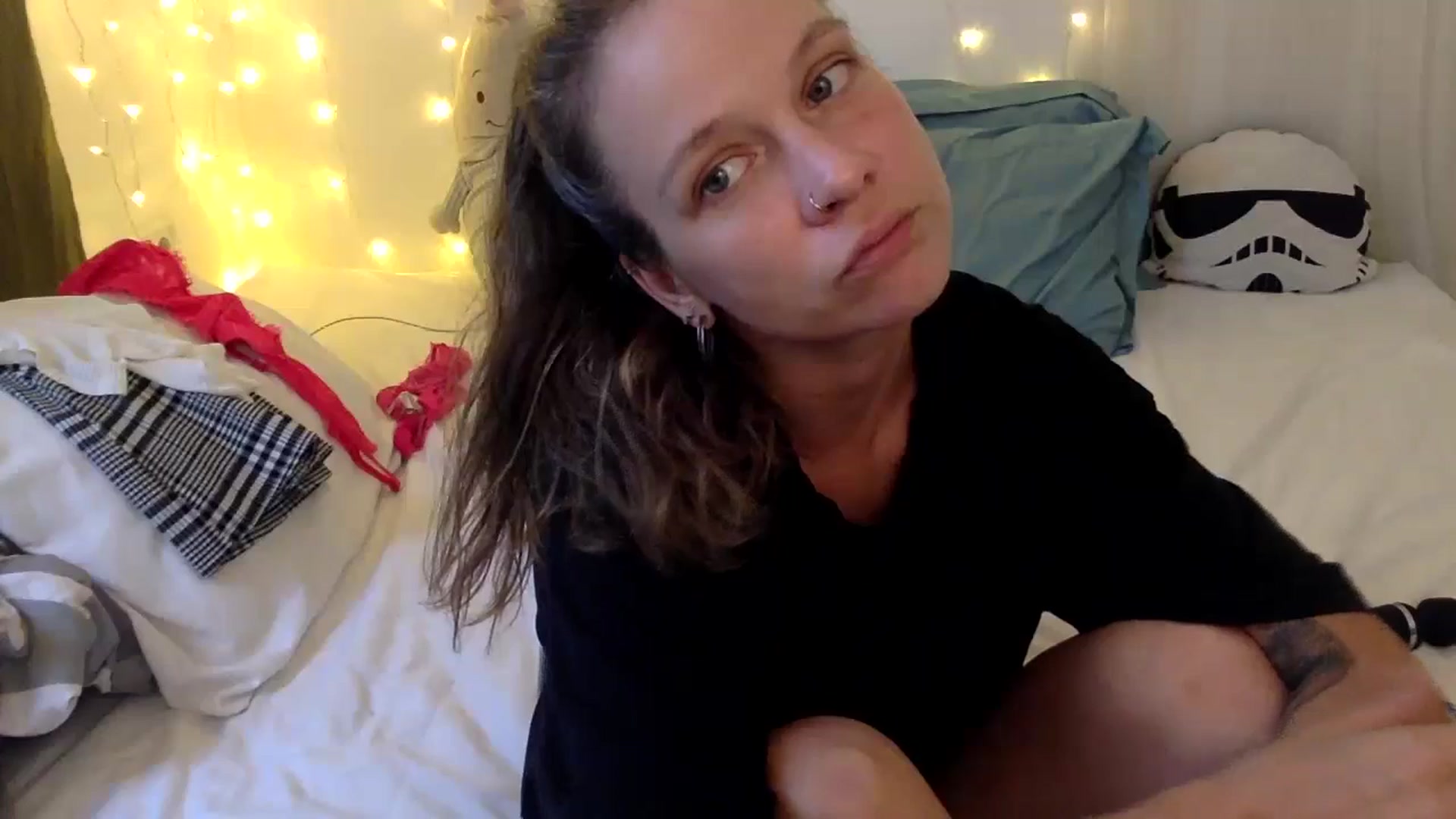 Gallery image thumbnail from Qi_ra's myfreecams stream on, 10/30/2024, 09:51 image 18 of 20