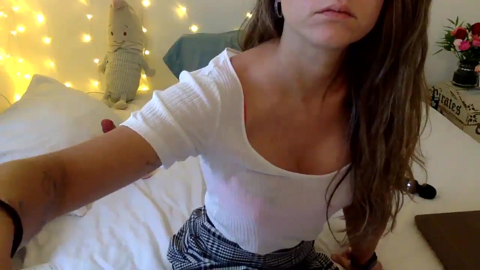 Gallery image thumbnail from Qi_ra's myfreecams stream on, 10/31/2024, 01:05 image 11 of 20