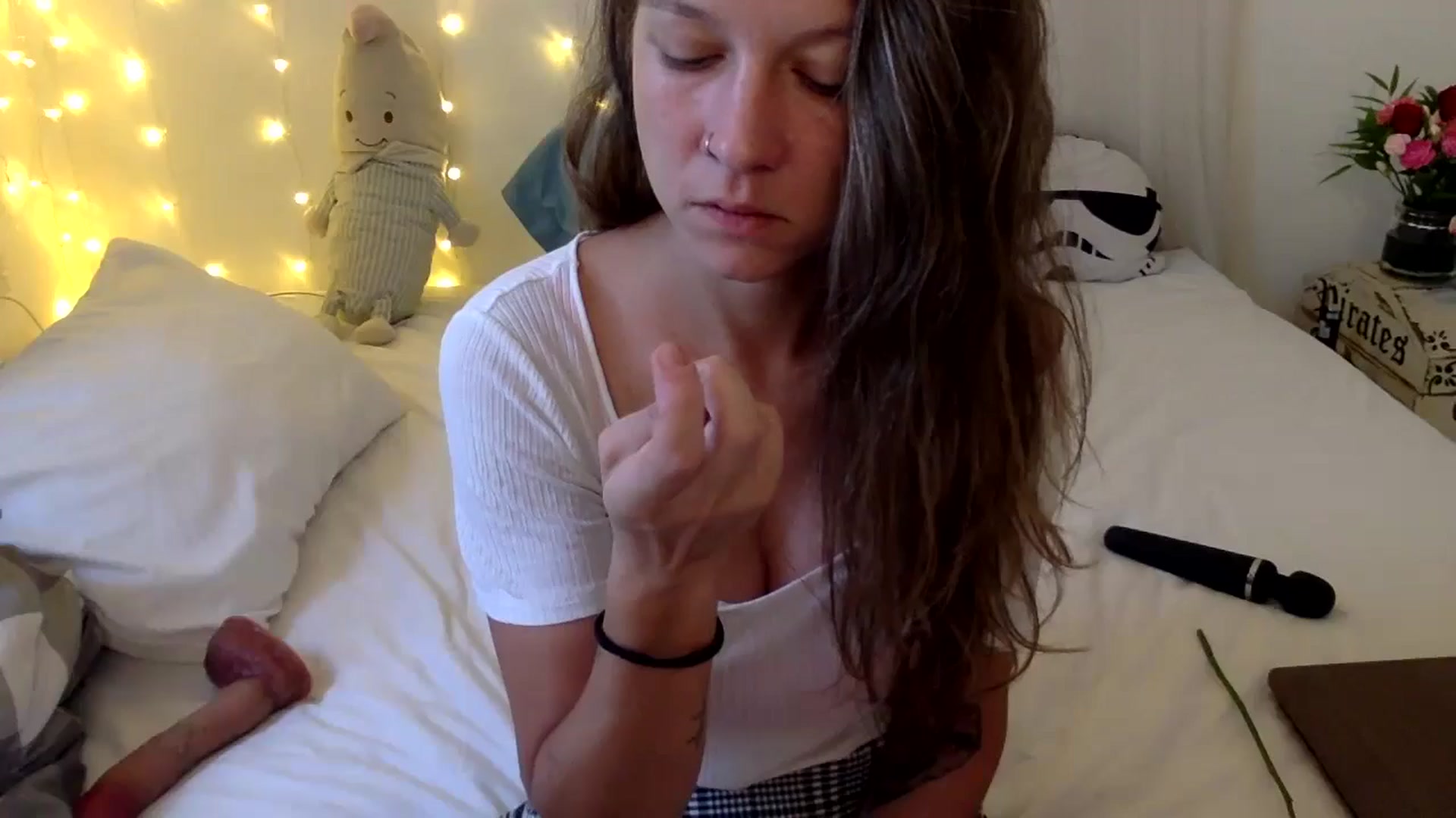 Gallery image thumbnail from Qi_ra's myfreecams stream on, 10/31/2024, 01:05 image 7 of 20