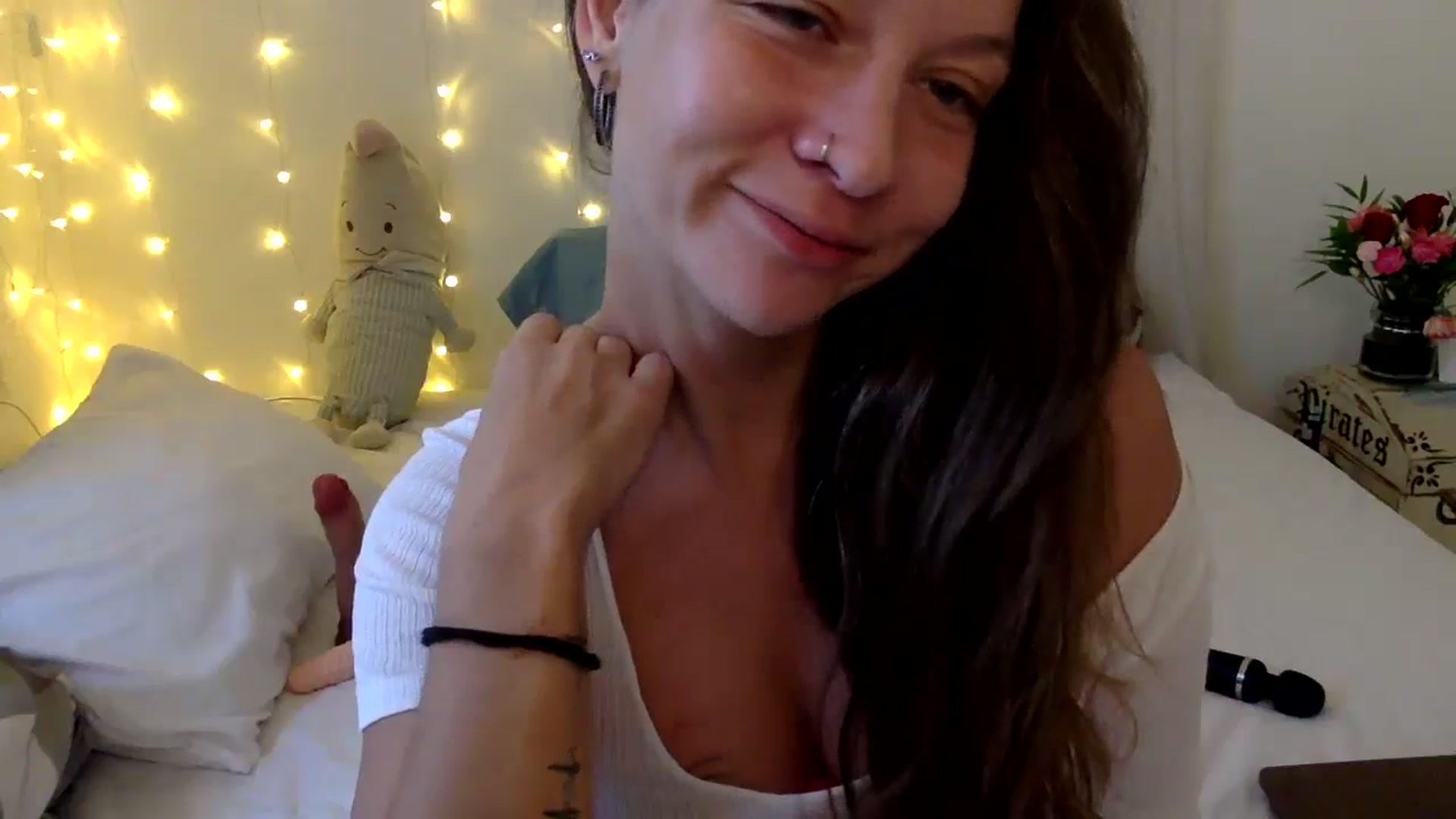 Gallery image thumbnail from Qi_ra's myfreecams stream on, 10/31/2024, 01:05 image 8 of 20