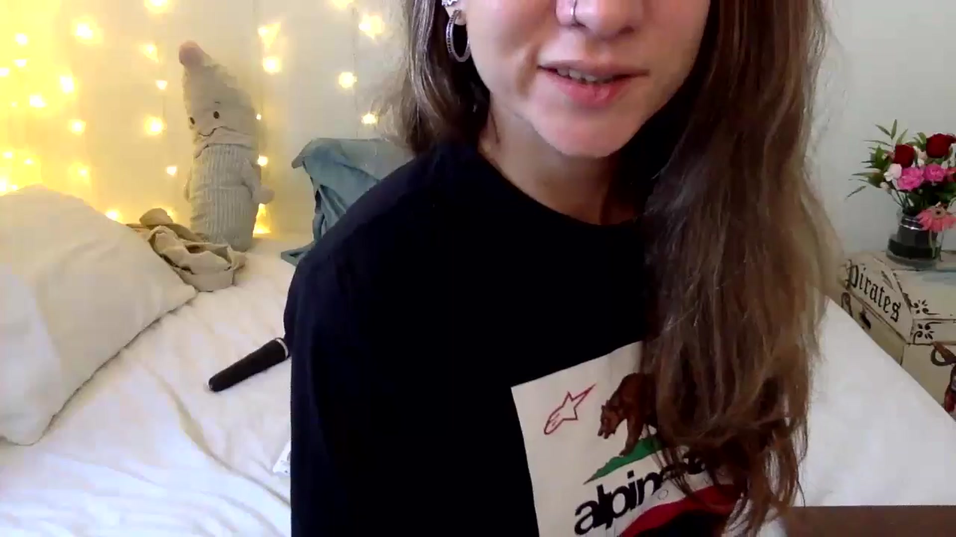 Gallery image thumbnail from Qi_ra's myfreecams stream on, 11/02/2024, 01:51 image 3 of 20