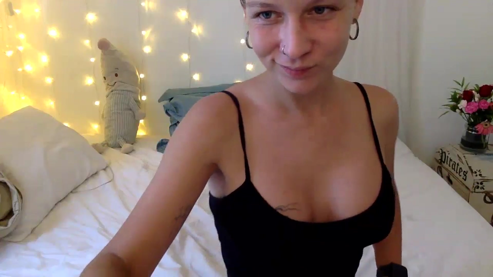 Gallery image thumbnail from Qi_ra's myfreecams stream on, 11/02/2024, 08:18 image 3 of 20