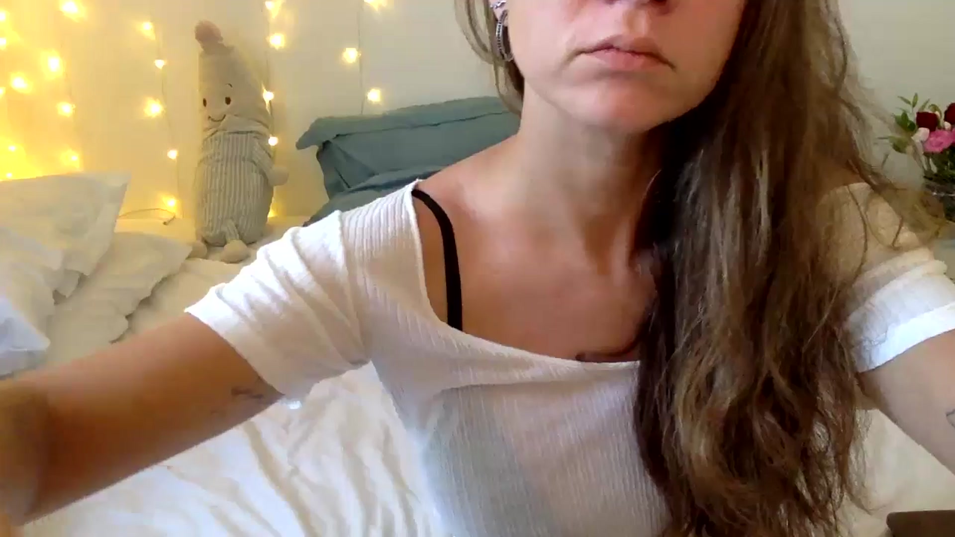 Gallery image thumbnail from Qi_ra's myfreecams stream on, 11/03/2024, 01:32 image 20 of 20