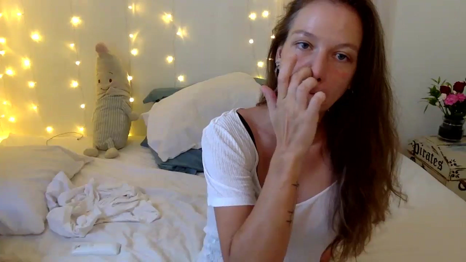 Gallery image thumbnail from Qi_ra's myfreecams stream on, 11/03/2024, 01:32 image 8 of 20
