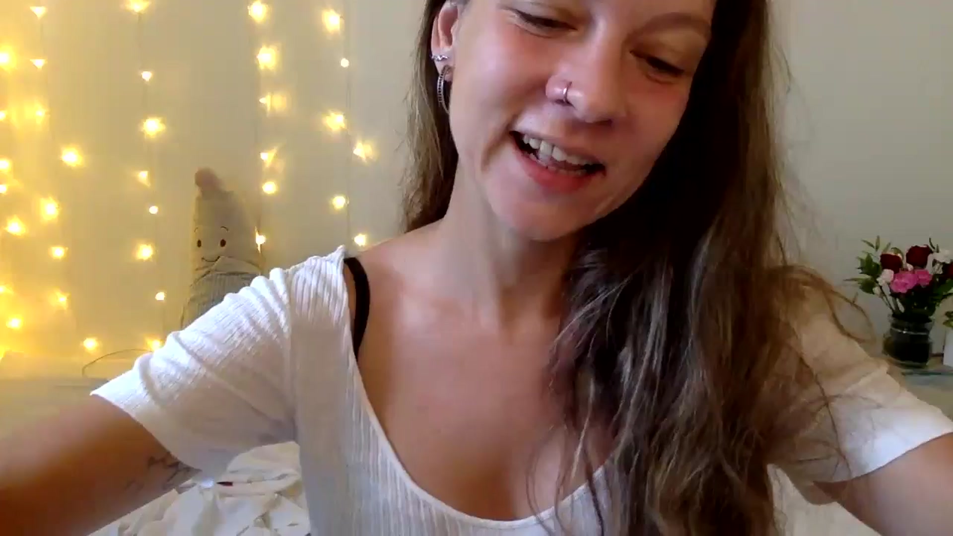 Gallery image thumbnail from Qi_ra's myfreecams stream on, 11/03/2024, 01:32 image 4 of 20