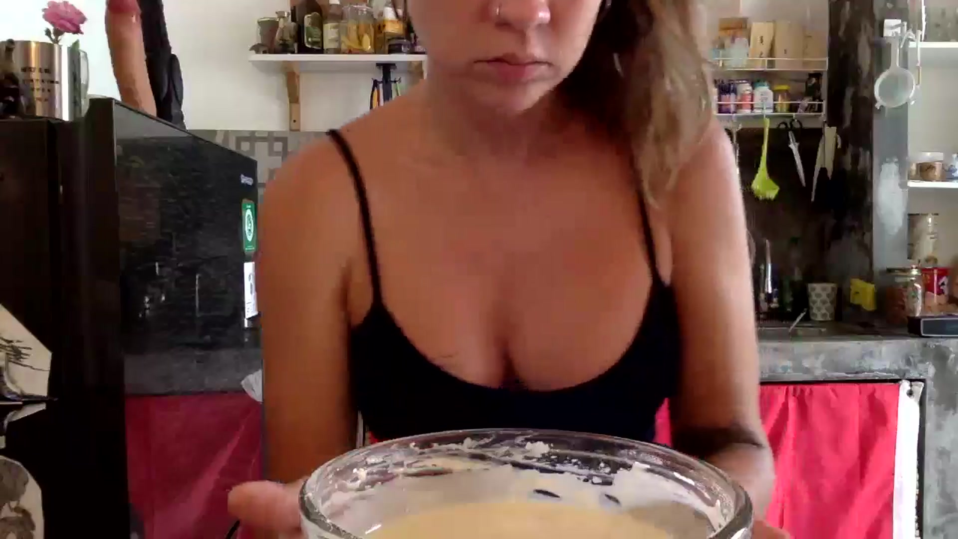 Gallery image thumbnail from Qi_ra's myfreecams stream on, 11/08/2024, 02:00 image 12 of 20