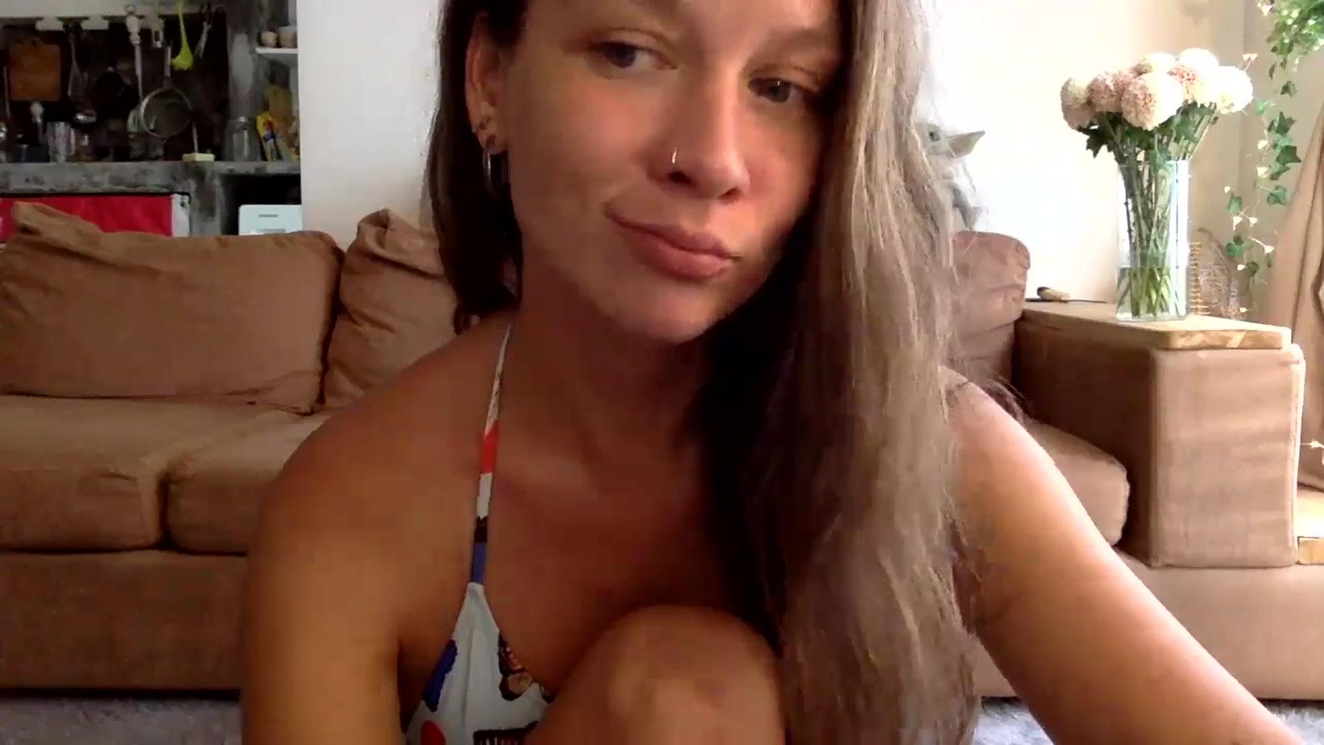 Gallery image thumbnail from Qi_ra's myfreecams stream on, 11/19/2024, 02:05 image 19 of 20