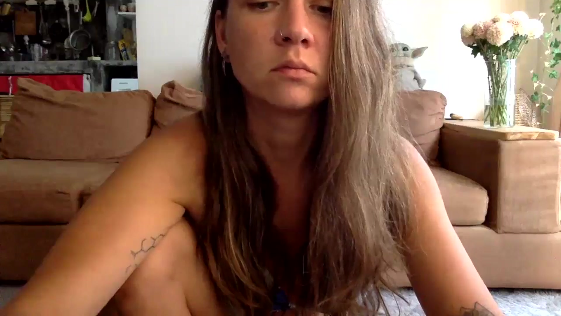 Gallery image thumbnail from Qi_ra's myfreecams stream on, 11/19/2024, 02:05 image 8 of 20