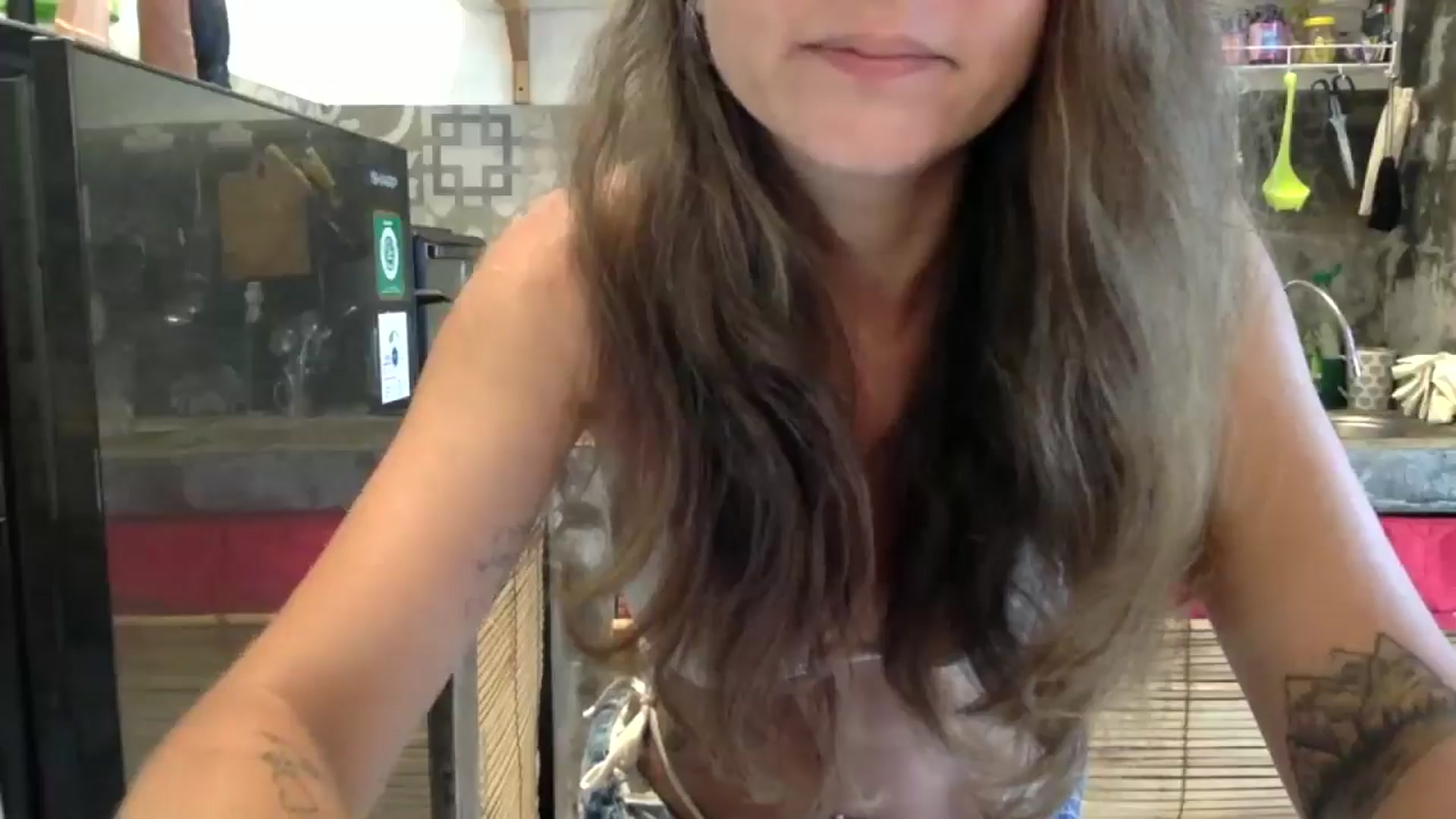 Gallery image thumbnail from Qi_ra's myfreecams stream on, 11/29/2024, 24:56 image 3 of 20