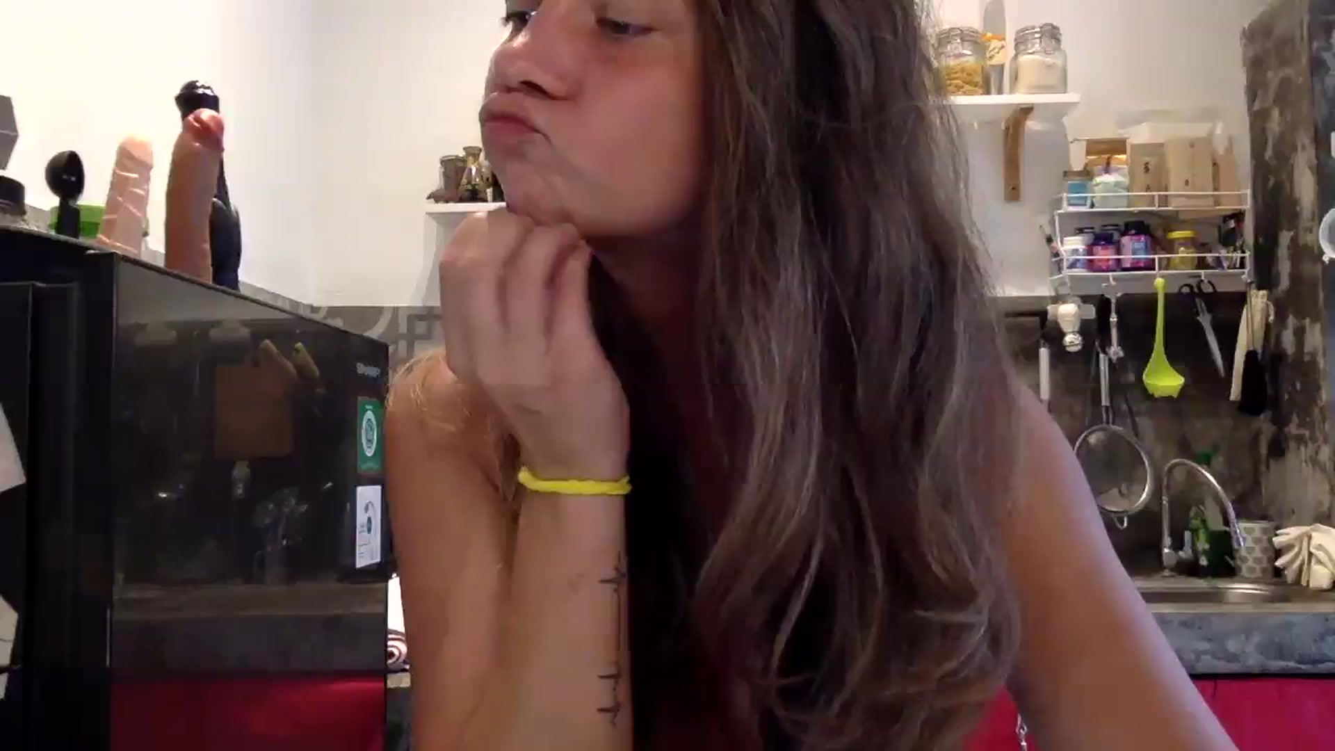 Gallery image thumbnail from Qi_ra's myfreecams stream on, 11/29/2024, 24:56 image 7 of 20