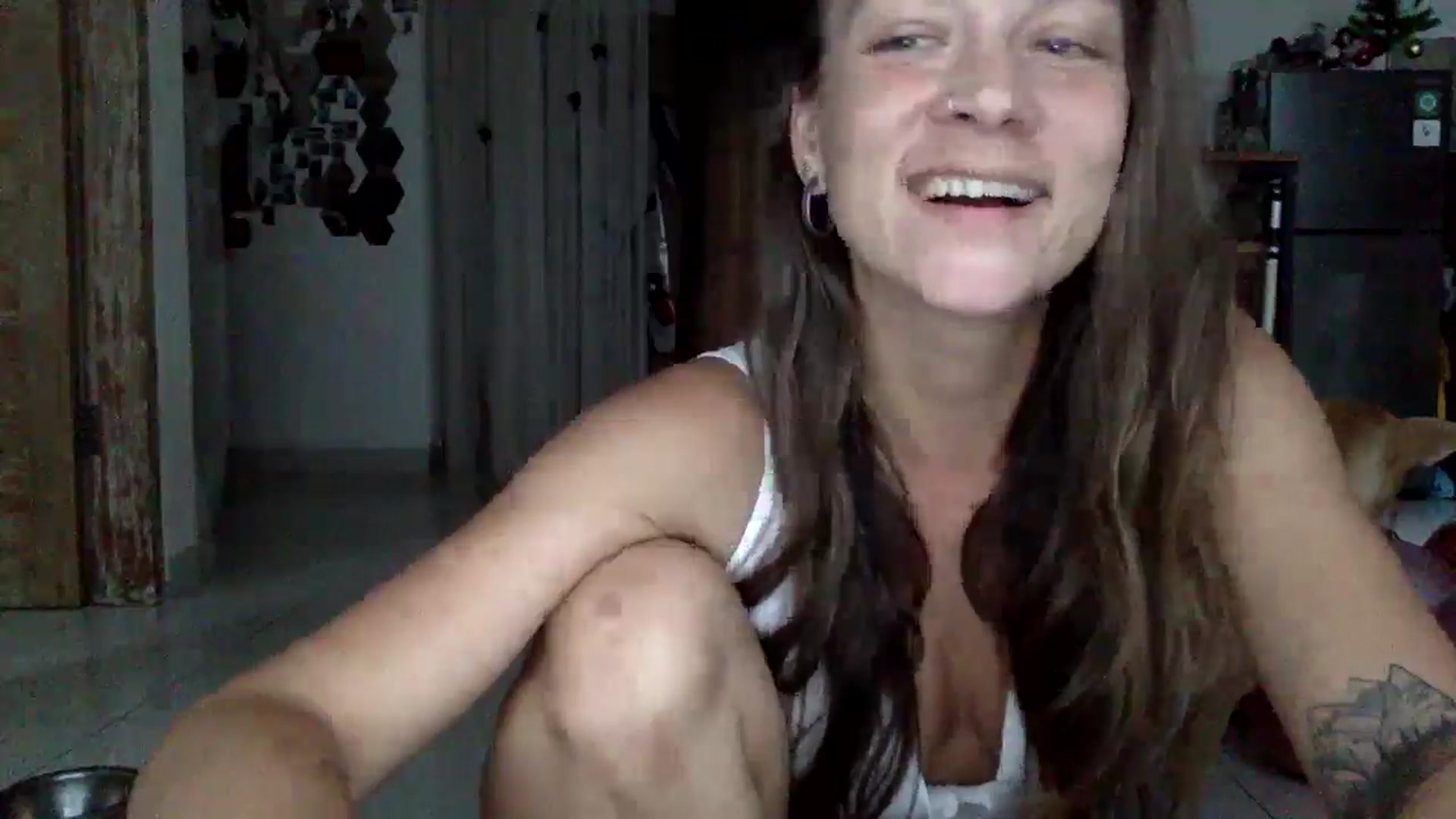 Gallery image thumbnail from Qi_ra's myfreecams stream on, 01/12/2025, 10:48 image 15 of 20