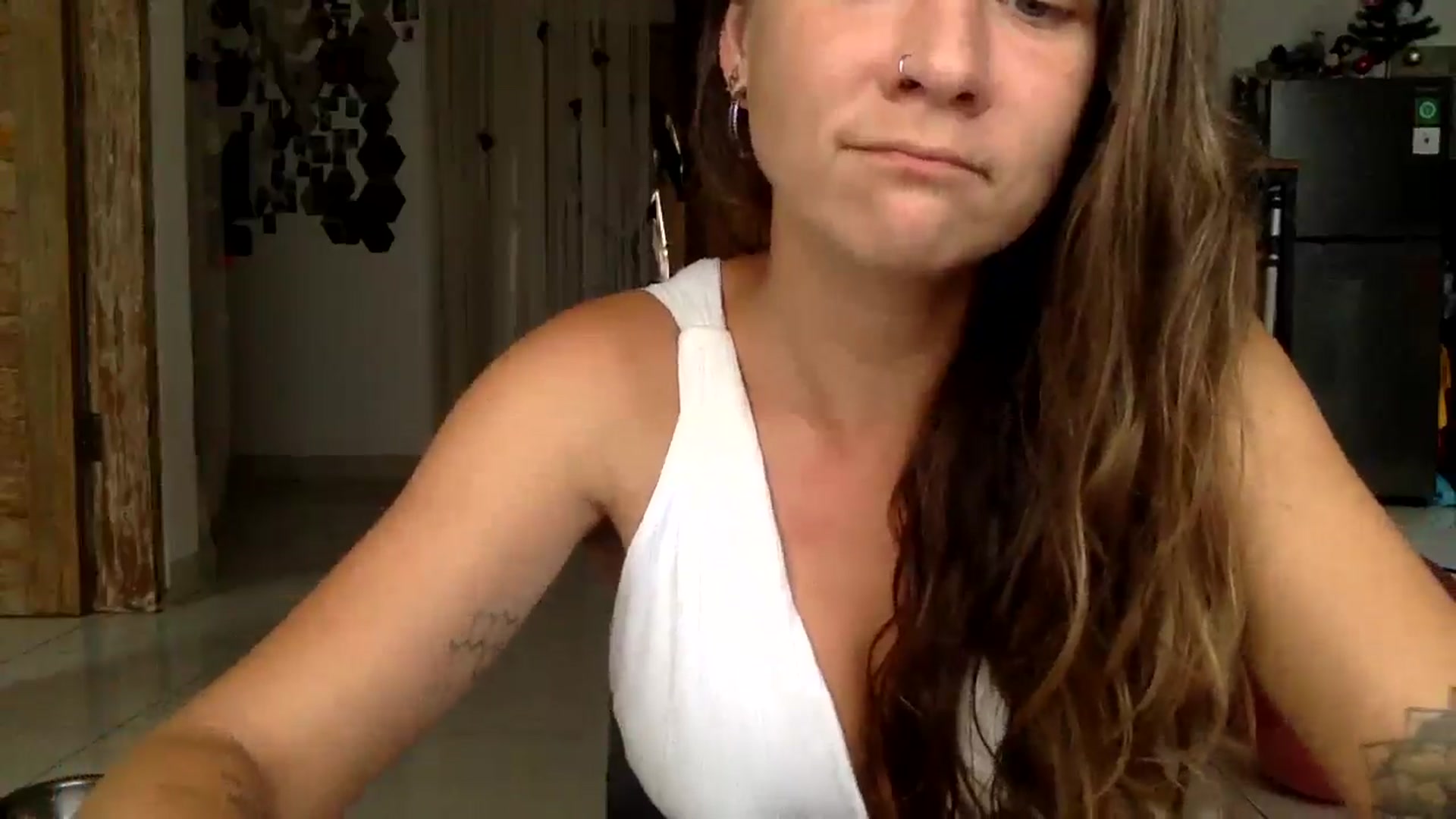 Gallery image thumbnail from Qi_ra's myfreecams stream on, 01/12/2025, 10:48 image 3 of 20