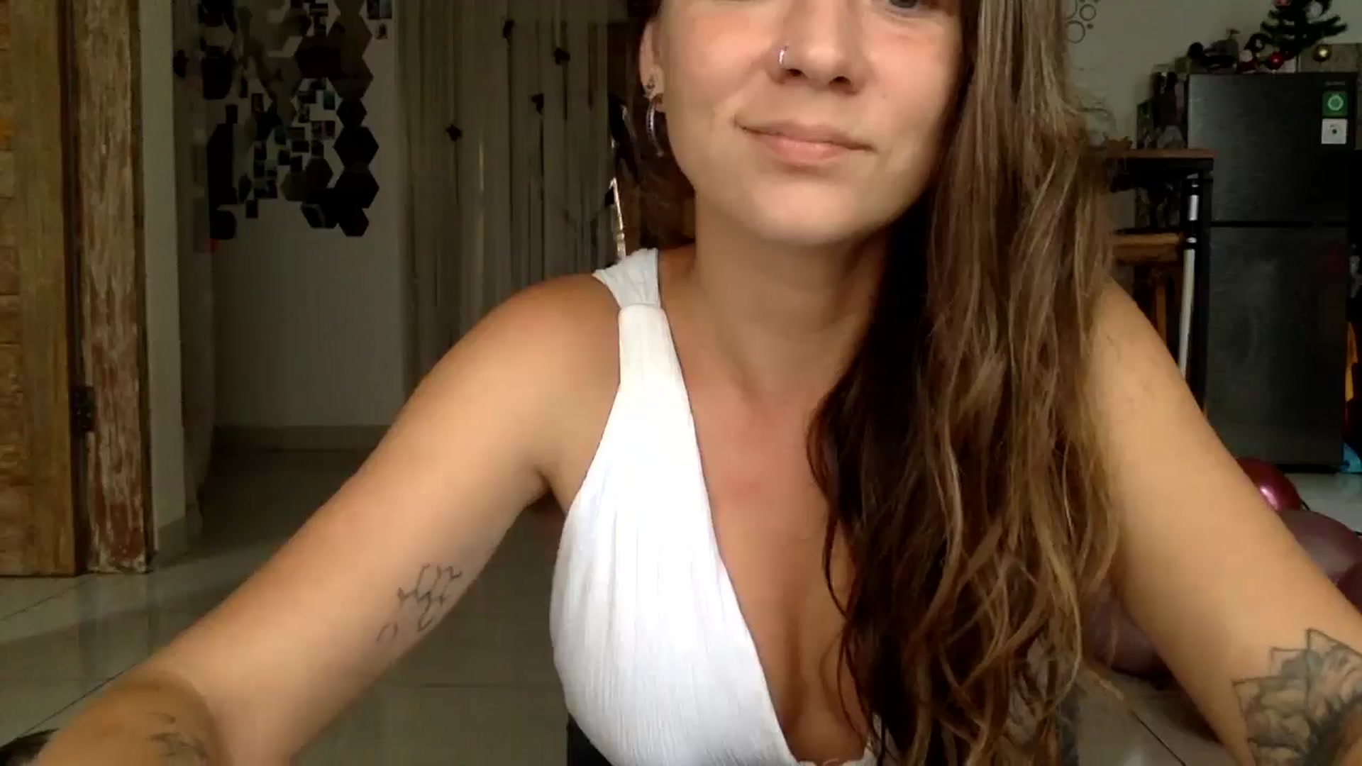 Gallery image thumbnail from Qi_ra's myfreecams stream on, 01/12/2025, 10:48 image 4 of 20