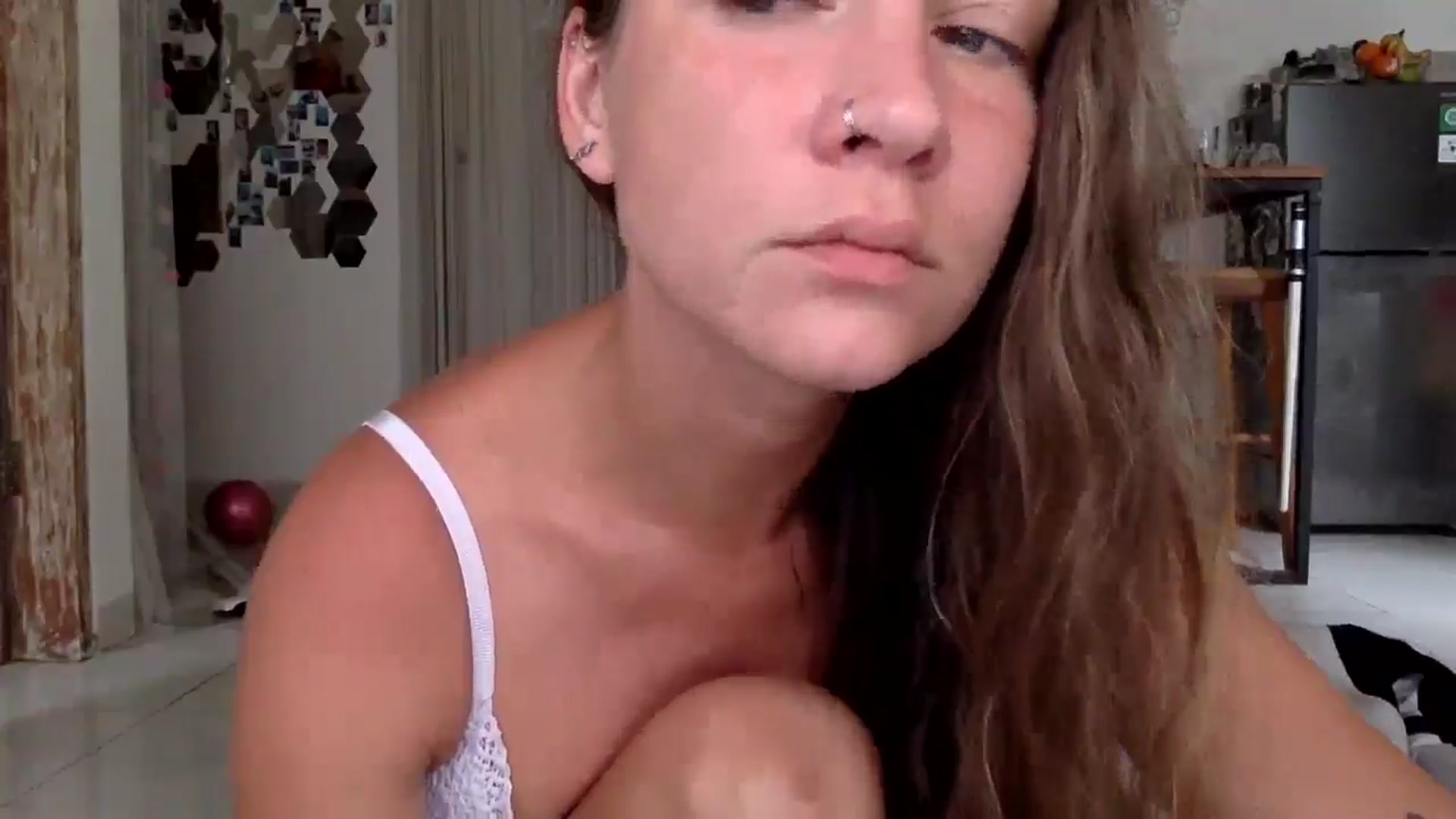 Gallery image thumbnail from Qi_ra's myfreecams stream on, 01/20/2025, 24:44 image 13 of 20