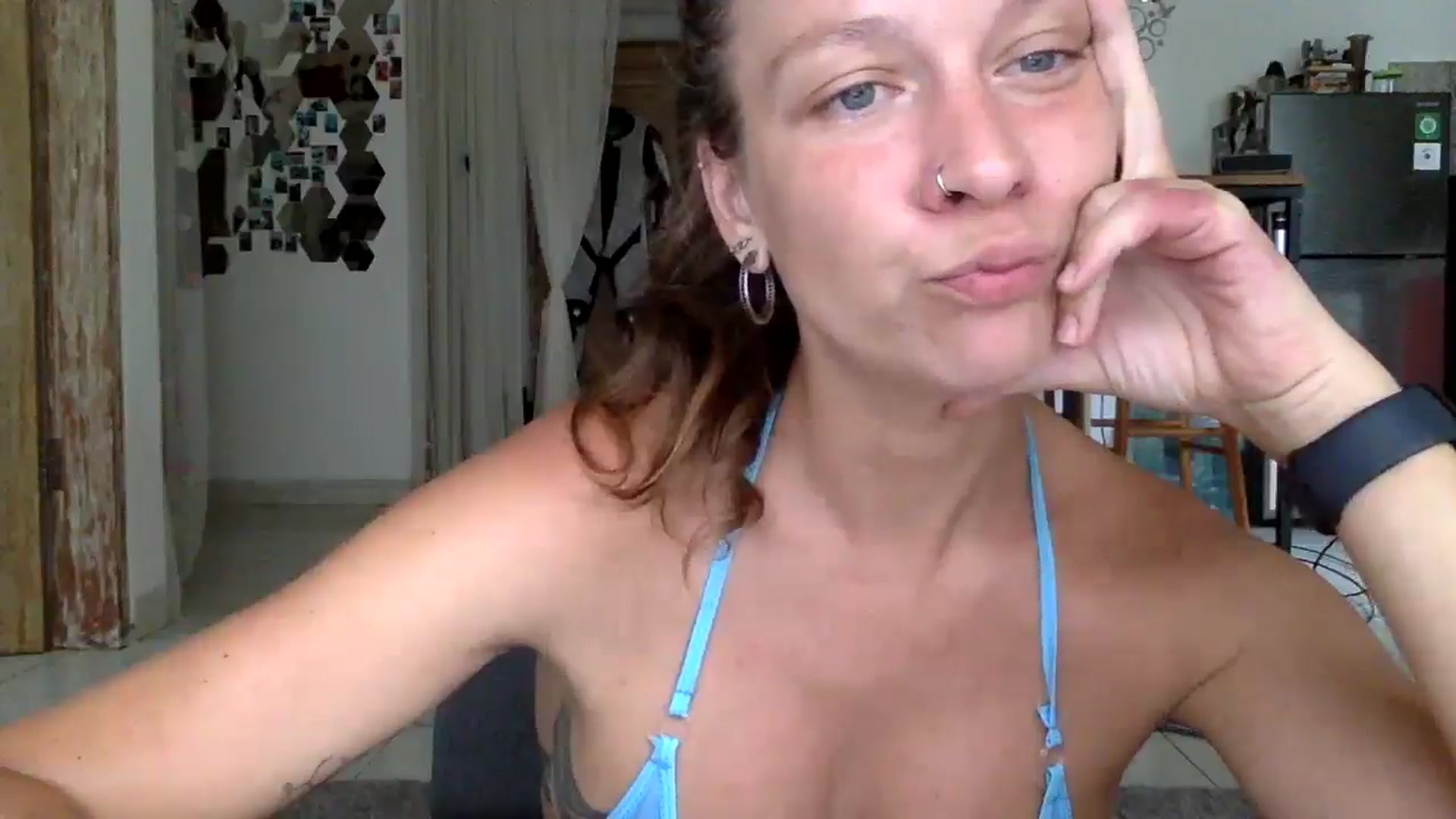 Gallery image thumbnail from Qi_ra's myfreecams stream on, 01/23/2025, 09:23 image 11 of 20