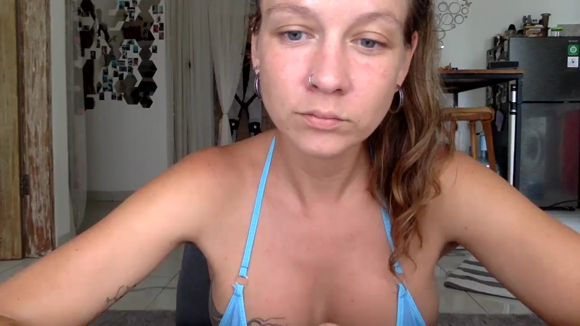 Gallery image thumbnail from Qi_ra's myfreecams stream on, 01/23/2025, 09:23 image 17 of 20
