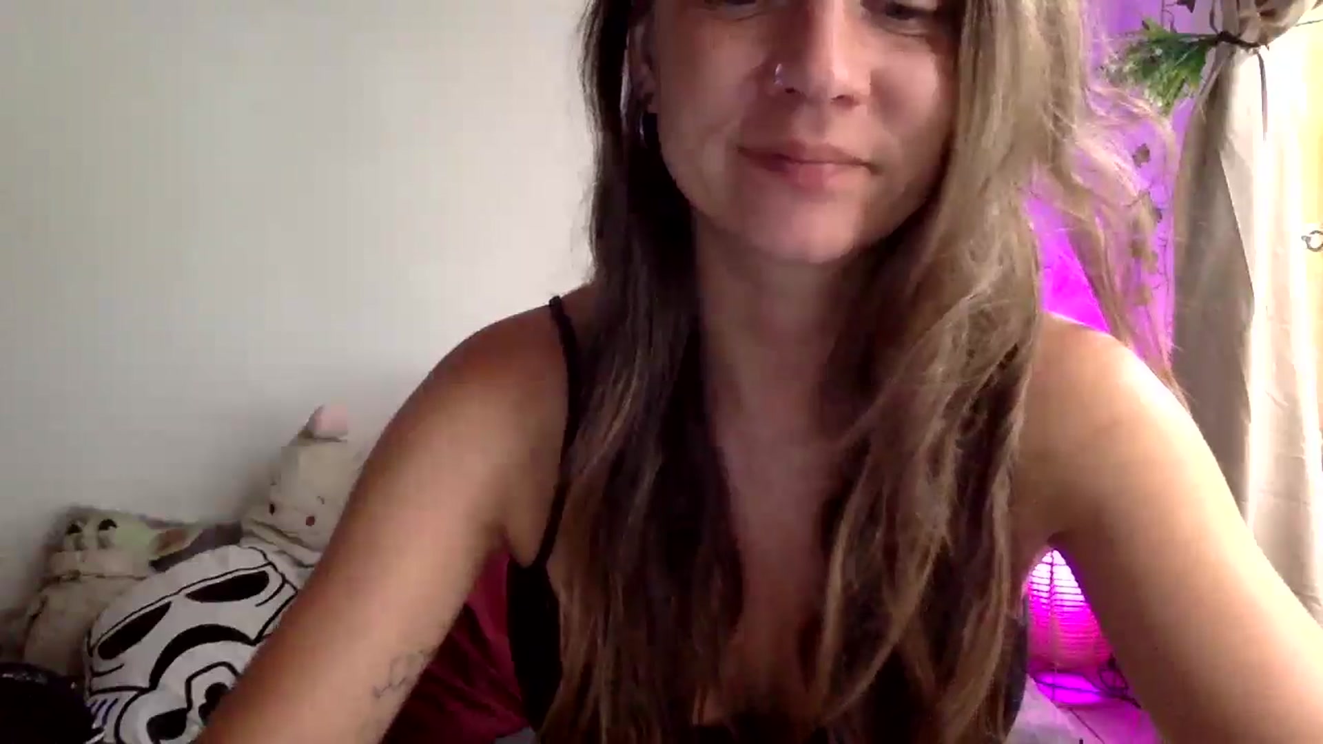 Gallery image thumbnail from Qi_ra's myfreecams stream on, 02/26/2025, 10:27 image 10 of 20