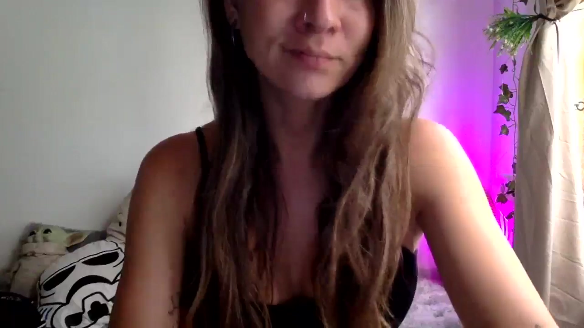 Gallery image thumbnail from Qi_ra's myfreecams stream on, 02/26/2025, 10:27 image 5 of 20