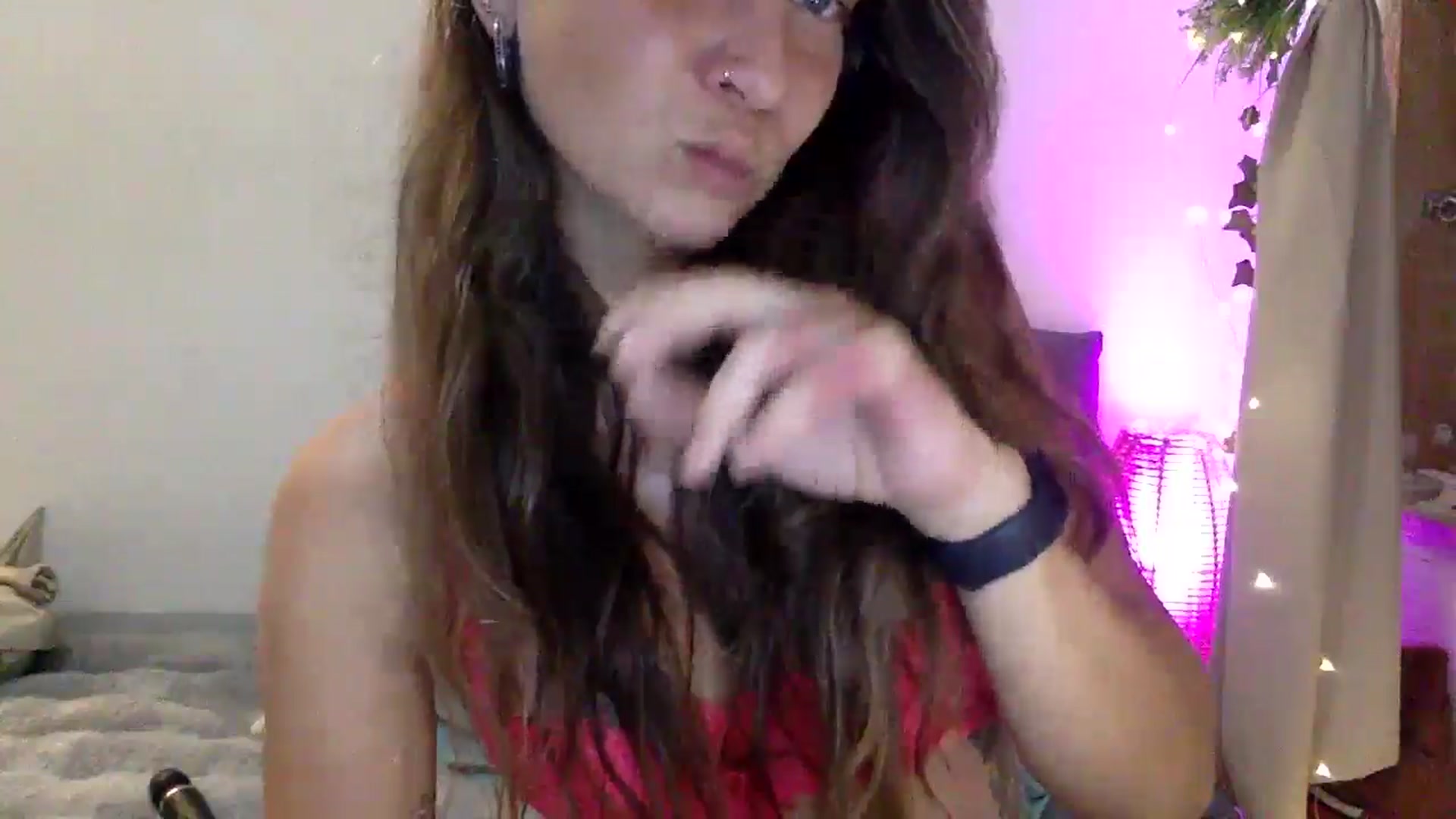 Gallery image thumbnail from Qi_ra's myfreecams stream on, 03/06/2025, 12:38 image 8 of 20