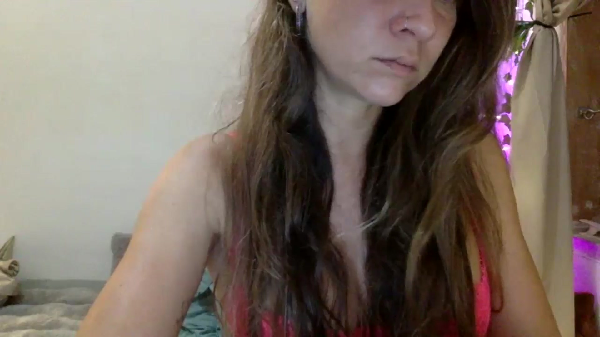 Gallery image thumbnail from Qi_ra's myfreecams stream on, 03/06/2025, 12:51 image 17 of 20