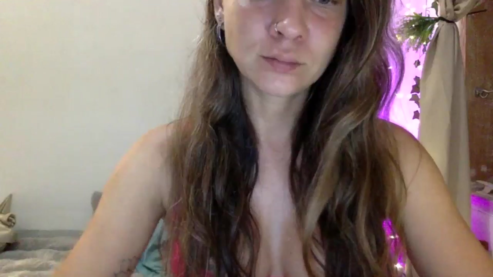 Gallery image thumbnail from Qi_ra's myfreecams stream on, 03/06/2025, 12:51 image 12 of 20
