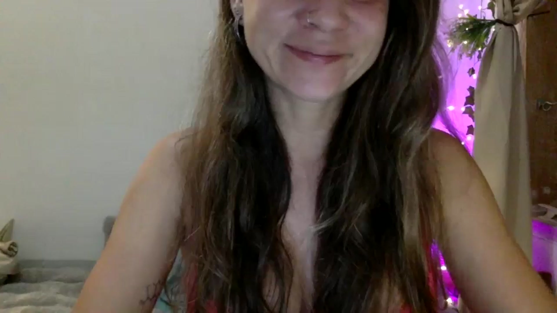 Gallery image thumbnail from Qi_ra's myfreecams stream on, 03/06/2025, 12:51 image 15 of 20