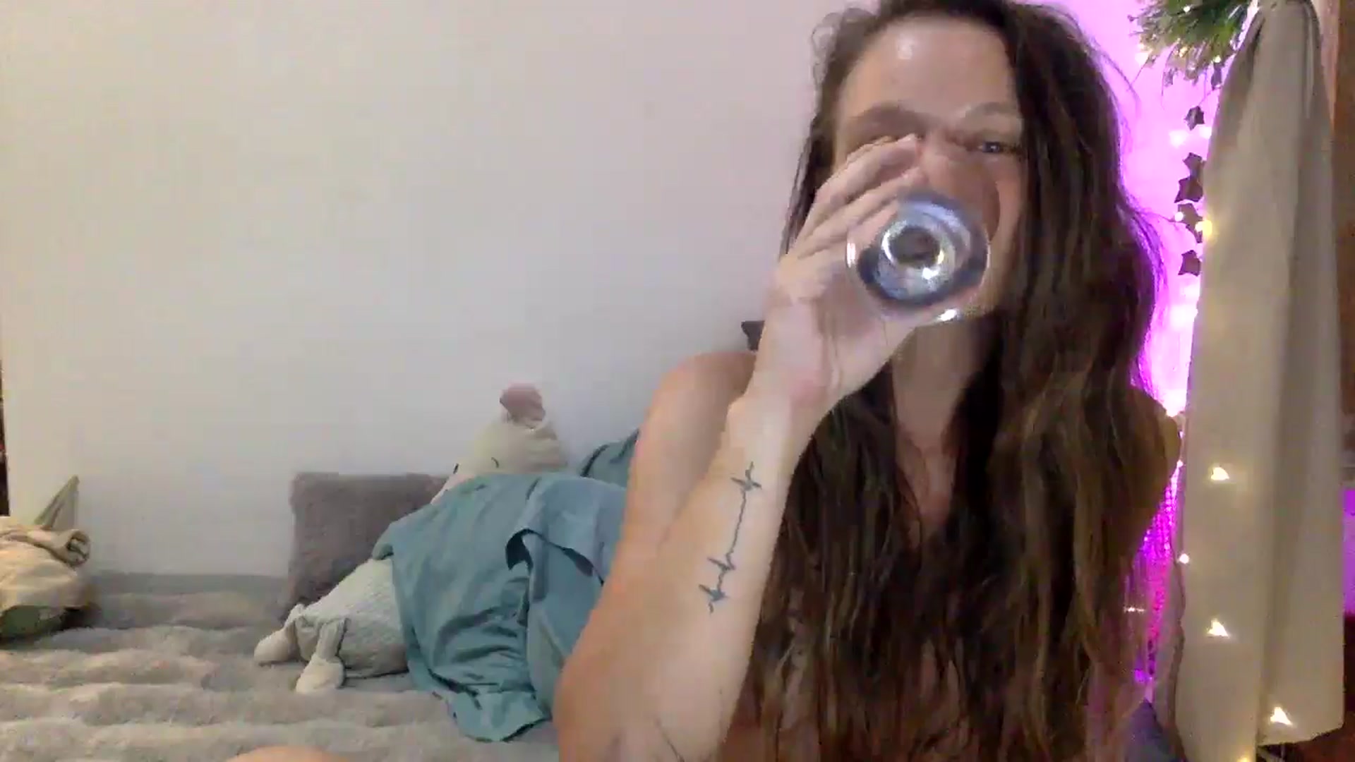 Gallery image thumbnail from Qi_ra's myfreecams stream on, 03/06/2025, 16:31 image 19 of 20