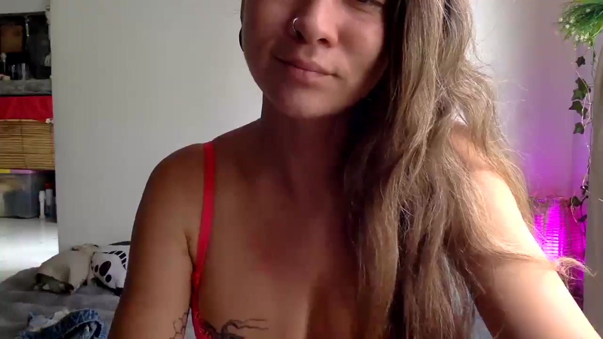 Gallery image thumbnail from Qi_ra's myfreecams stream on, 03/15/2025, 02:06 image 11 of 20